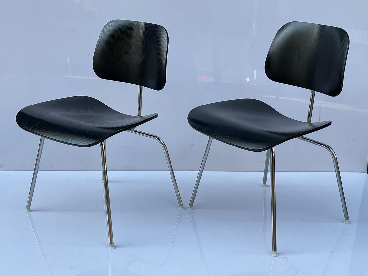 American Pair of Molded Plywood Side Chairs by Charles & Ray Eames for Herman Miller
