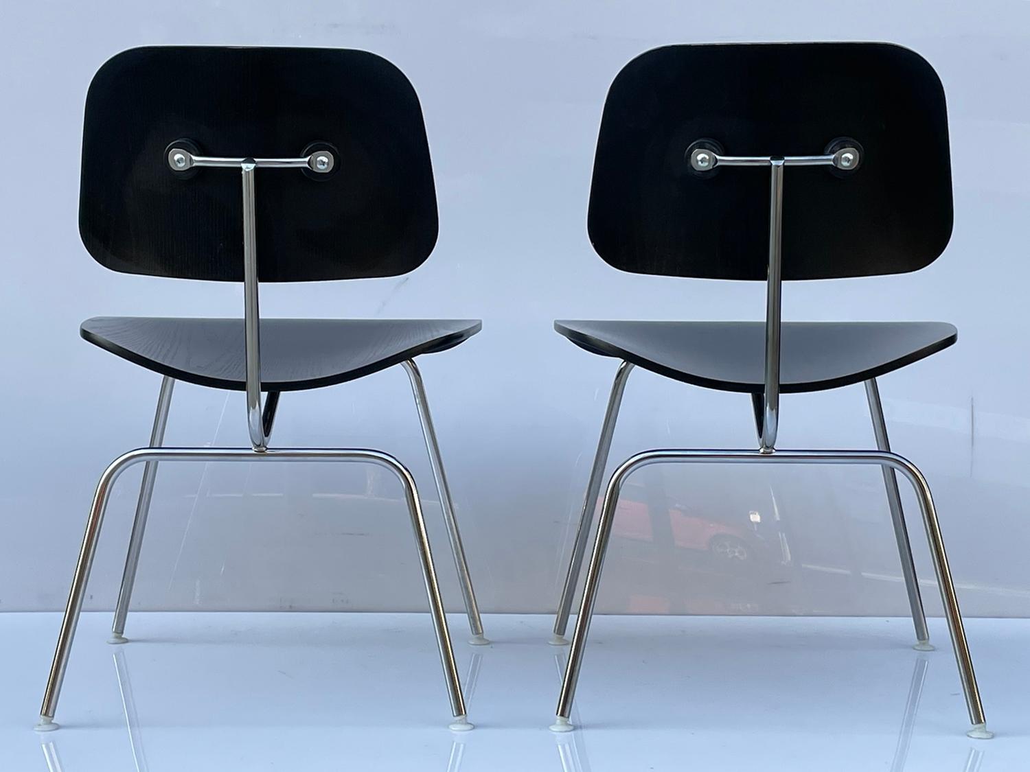 Pair of Molded Plywood Side Chairs by Charles & Ray Eames for Herman Miller 2