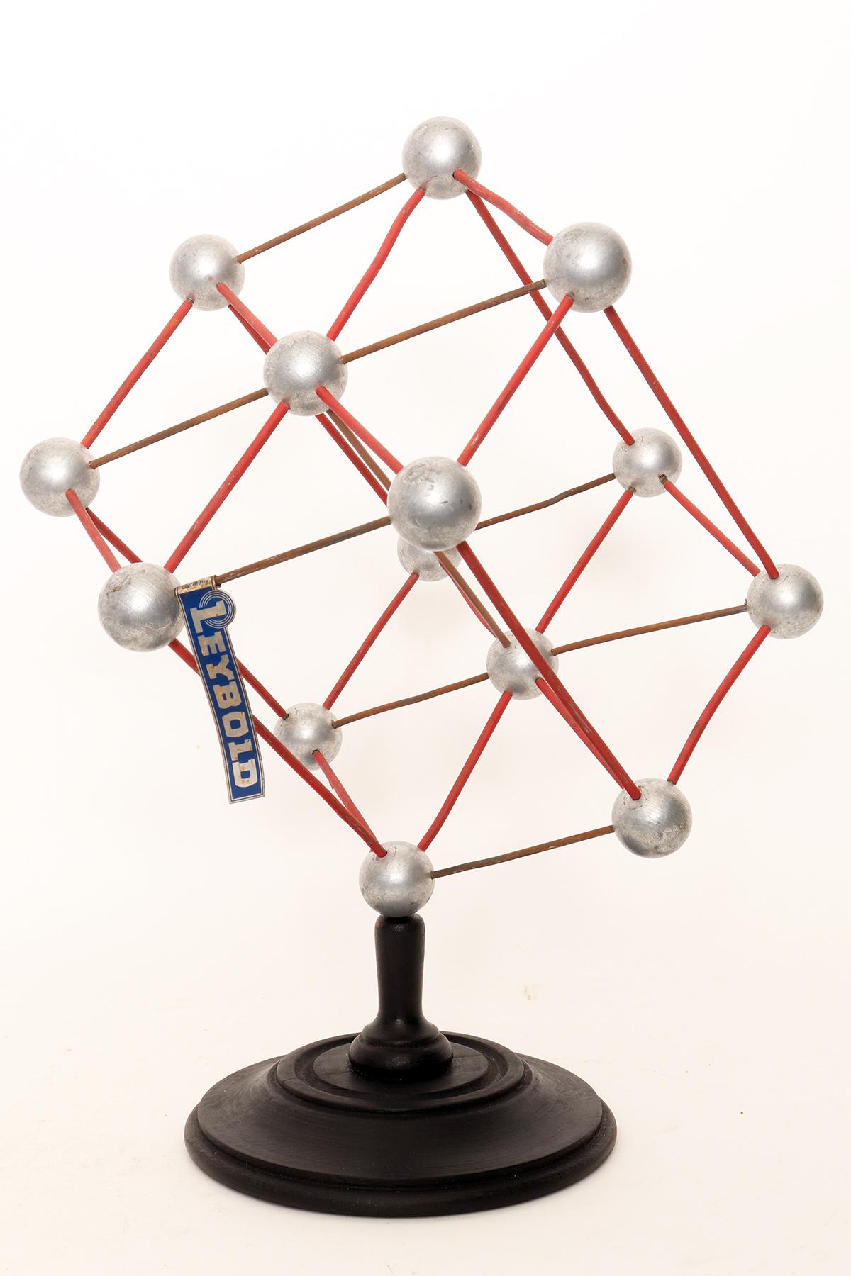 Pair of molecular atomic structure models. Leybold, Germany, 1940. For Sale 7