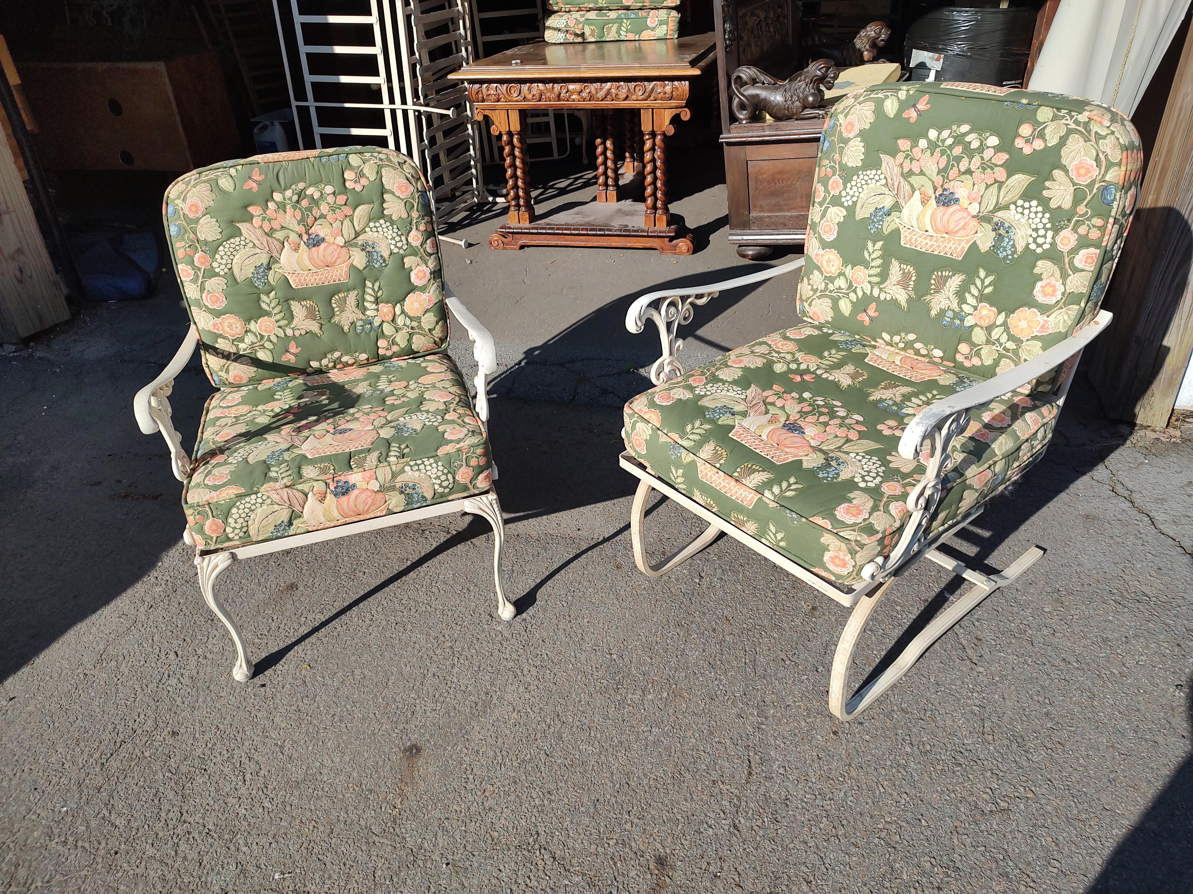 Pair of Molla Garden Lounge Chairs Cast Aluminum with Embossed Pattern Cushions For Sale 3