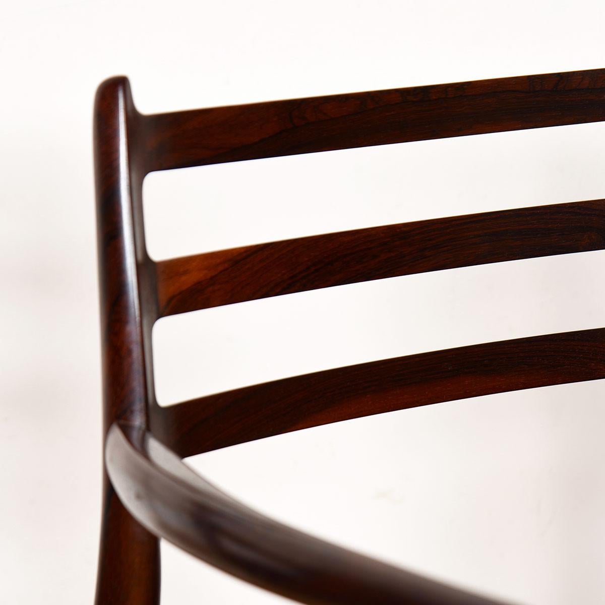Paire de fauteuils en bois de rose brésilien Moller Danish Horn #62 Bon état - En vente à Kensington, MD
