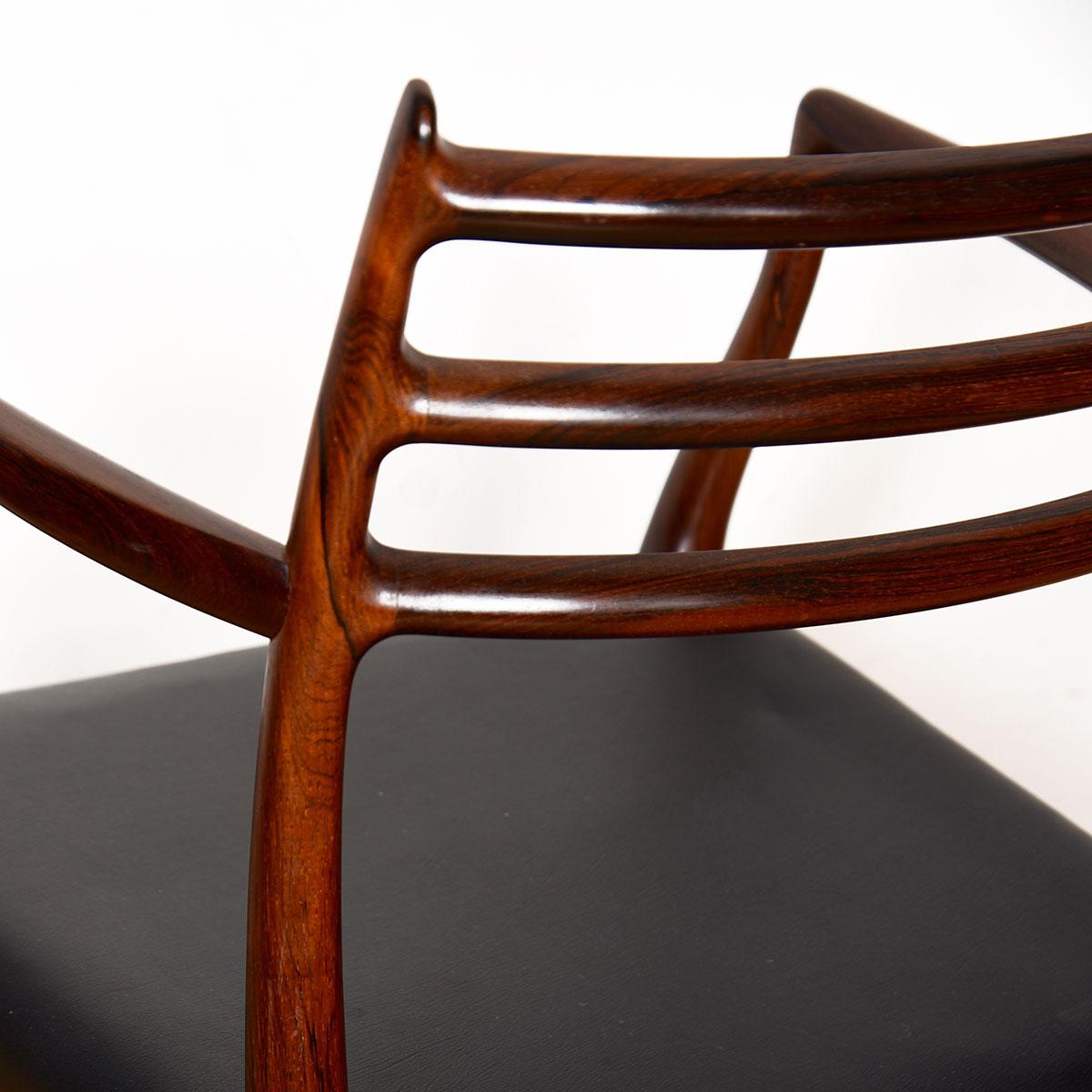 Pair of Moller Danish Horn Arm-Chairs #62 in Brazilian Rosewood For Sale 2
