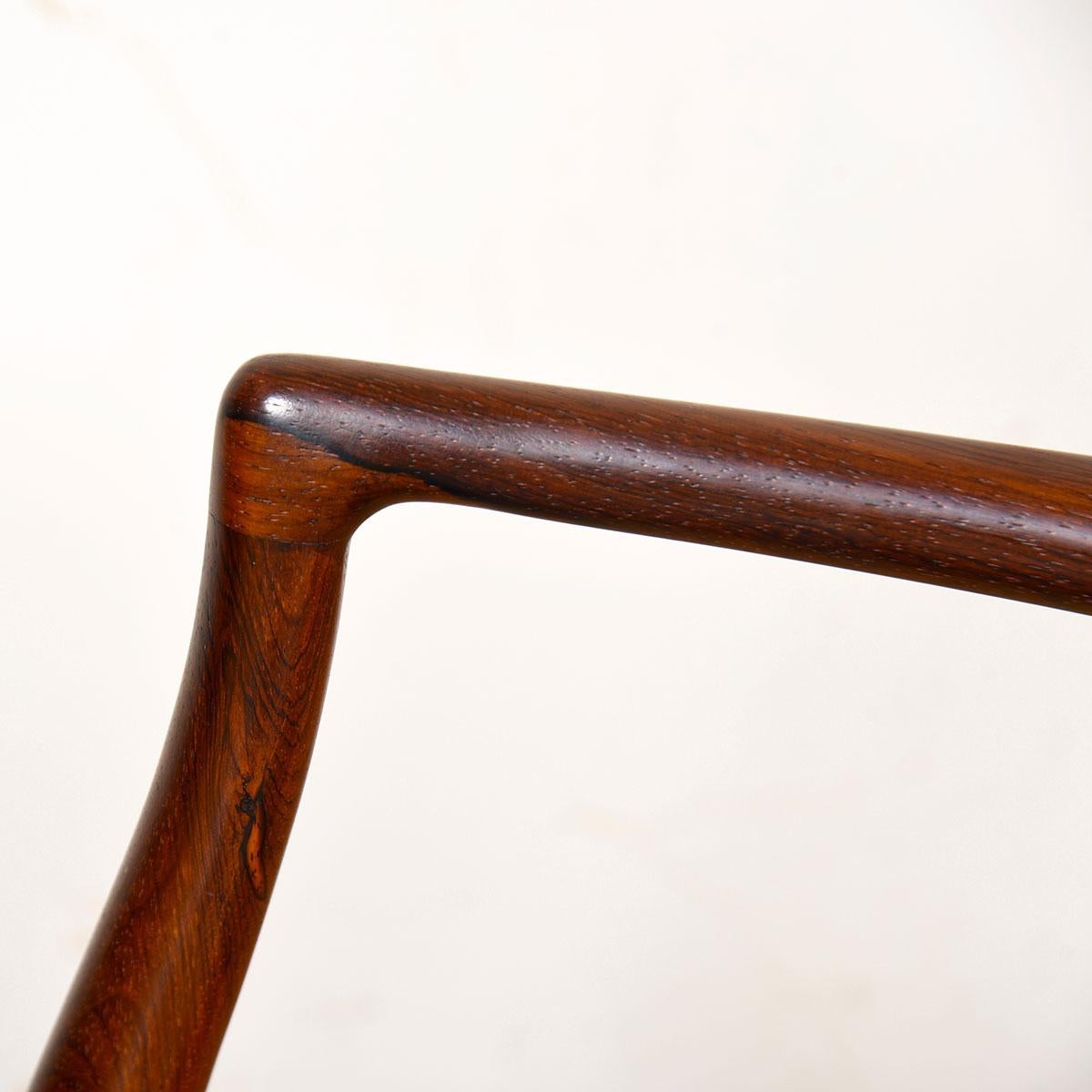 Paire de fauteuils en bois de rose brésilien Moller Danish Horn #62 en vente 1