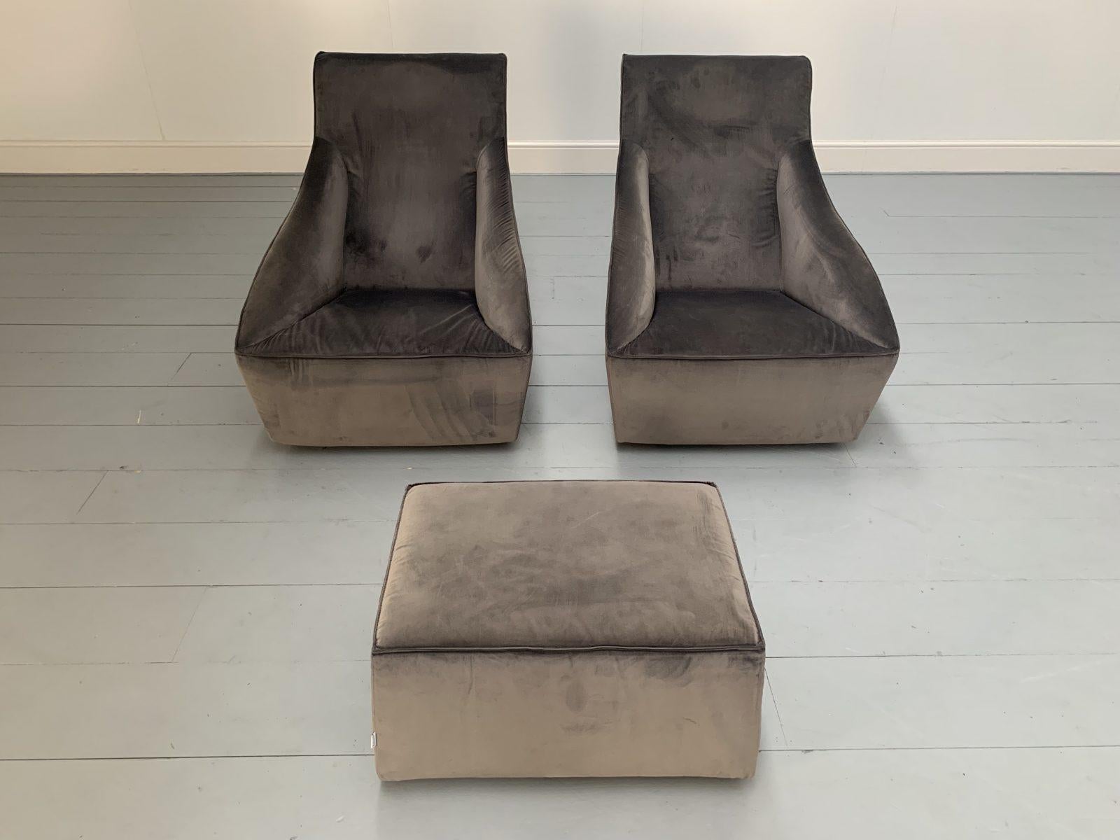 Contemporary Pair of Molteni & C “Doda” Armchairs & Ottoman In Dark Grey Alcantara For Sale