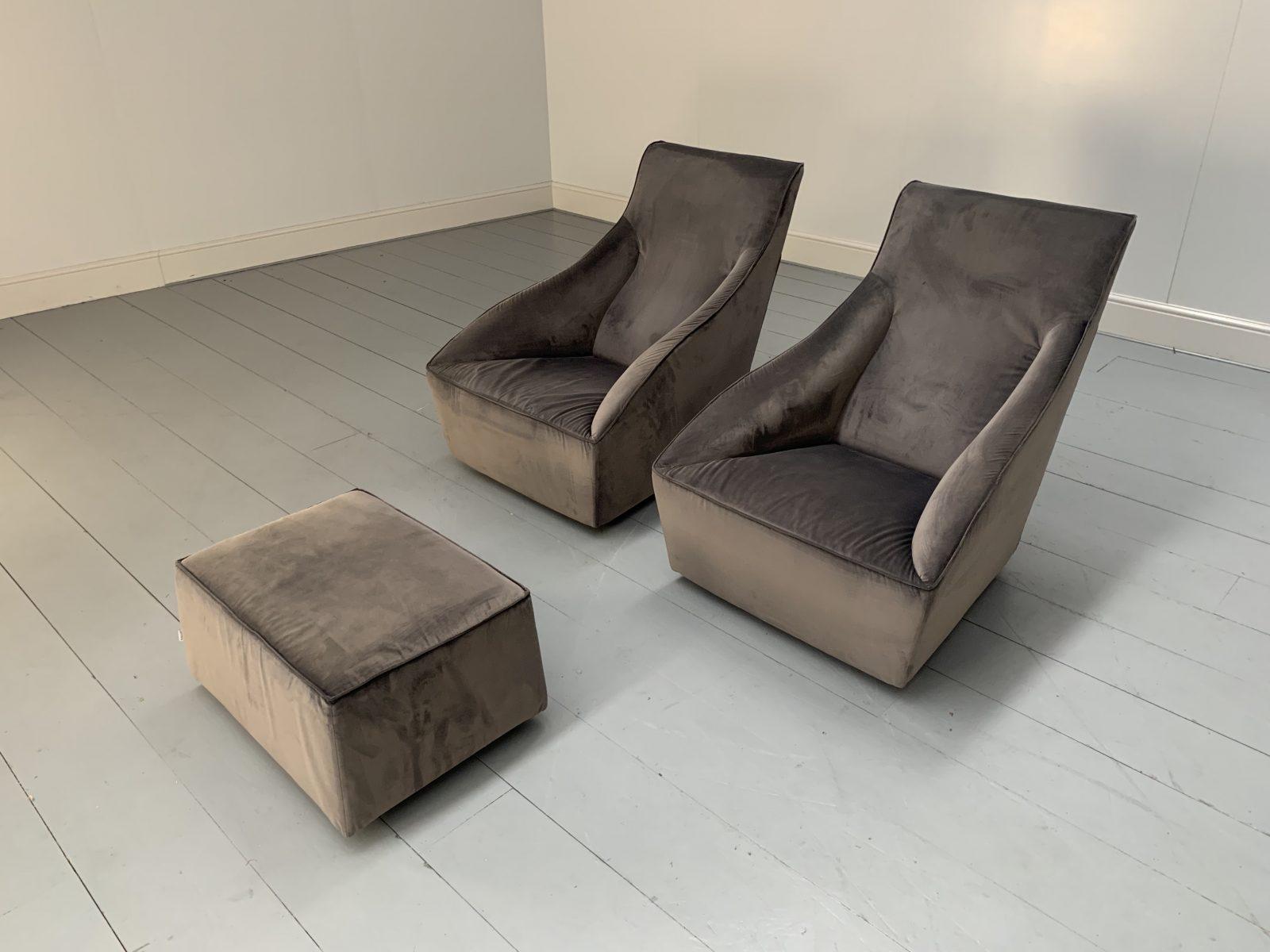 Paire de fauteuils Molteni & C Doda et Ottoman en Alcantara gris foncé Bon état - En vente à Barrowford, GB