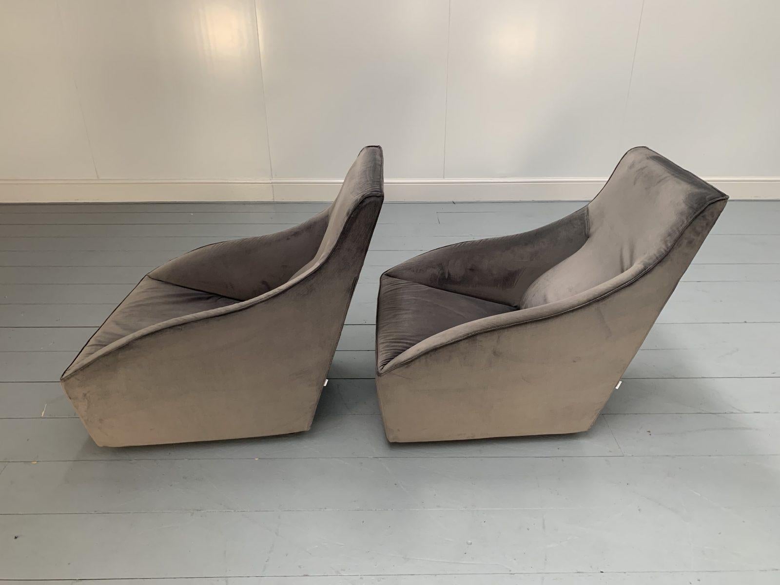 Paire de fauteuils Molteni & C Doda et Ottoman en Alcantara gris foncé en vente 4