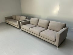 Paar Molteni & C „Reversi“ 4-Sitz-Sofas aus blassgrauem Leinen