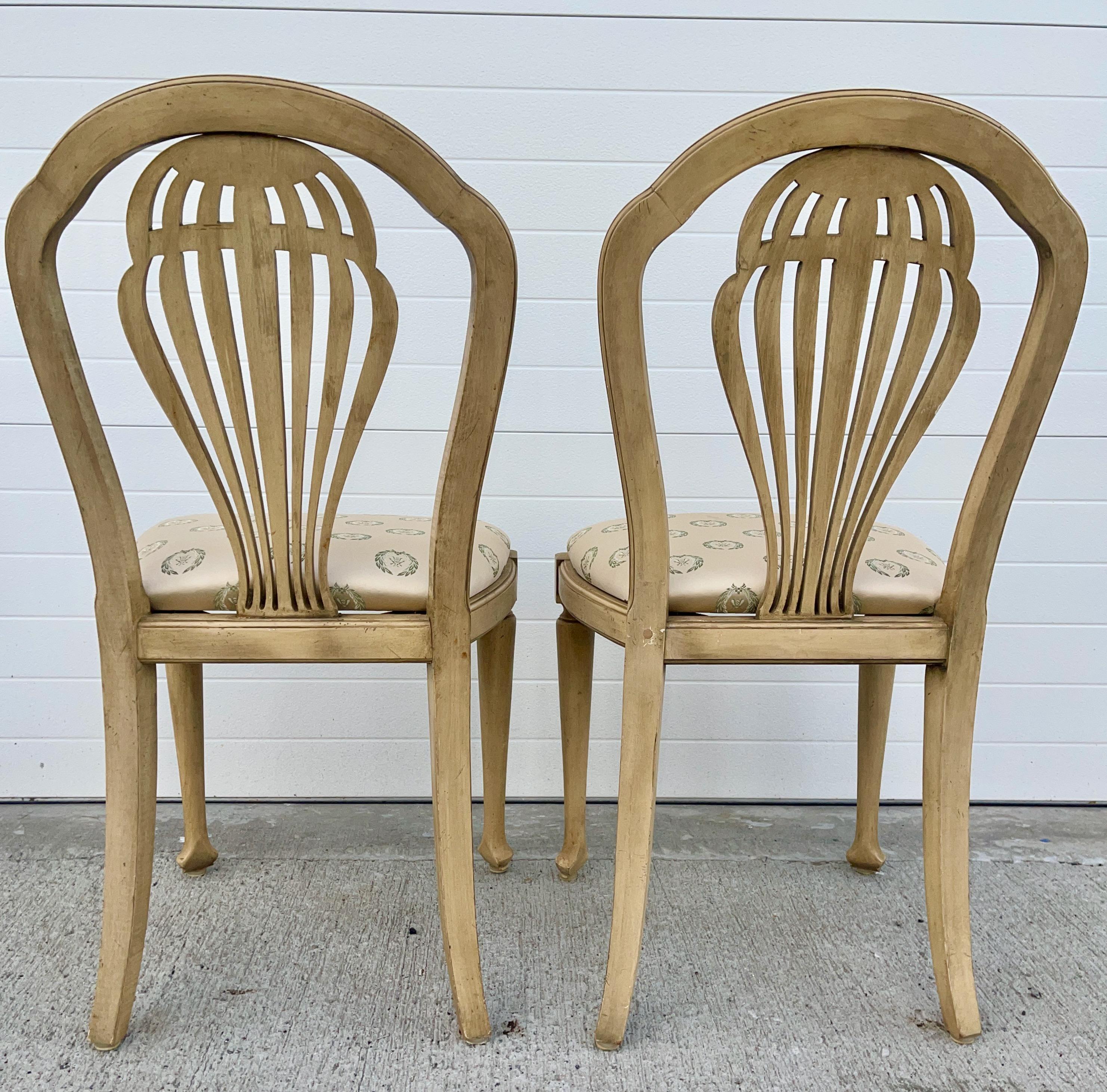 Fin du 20e siècle Pair of Mongolfiere Chairs by Trouvaille of Boston en vente