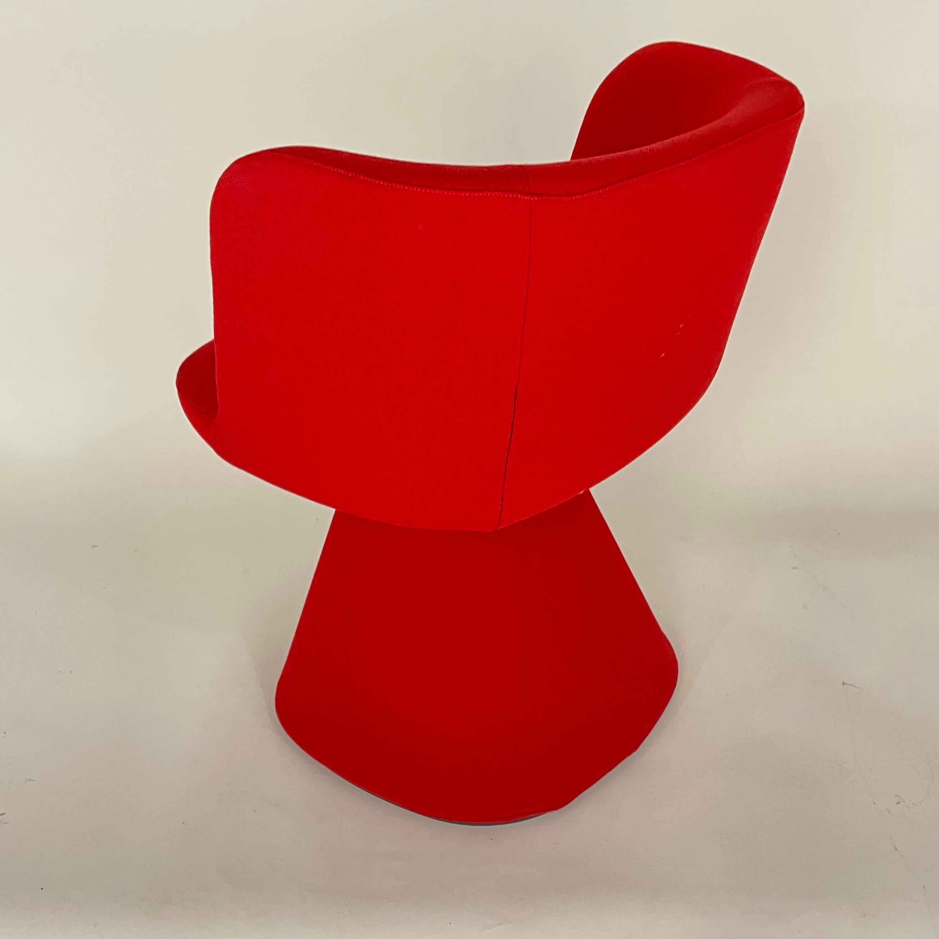 Pair of Monica Armani Flair O' Swivel Dining Chairs, B&B Italia, Italy 2022 In Good Condition In Miami, FL