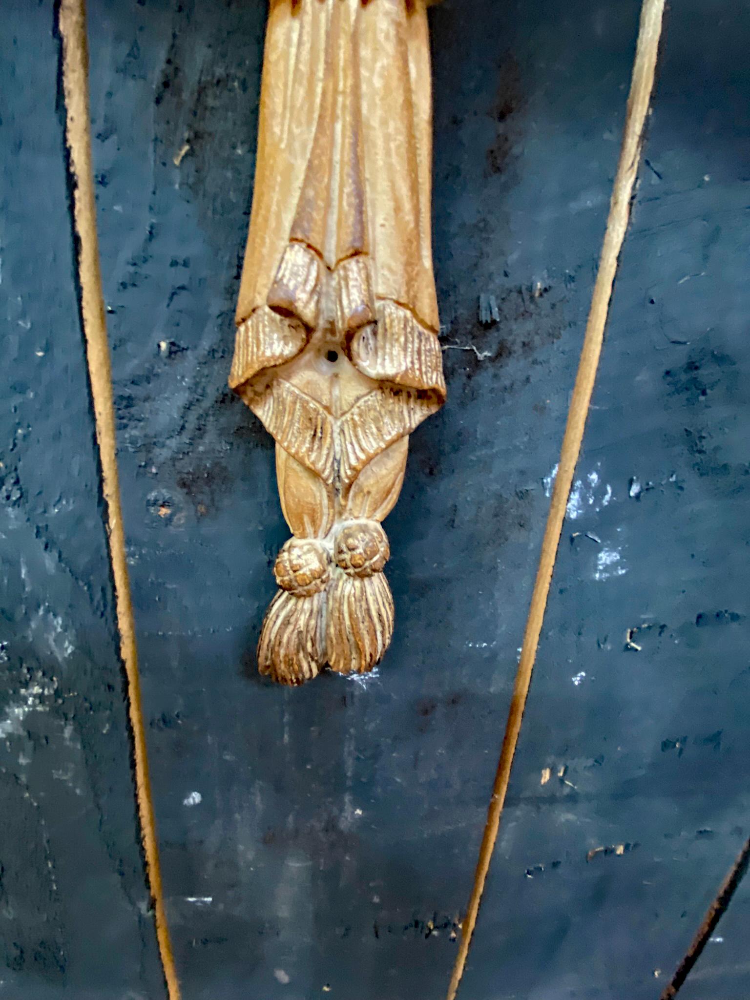 Paar „Esel“-Wandleuchter aus Holz und vergoldetem Stuck, XVIII-Stil im Angebot 4