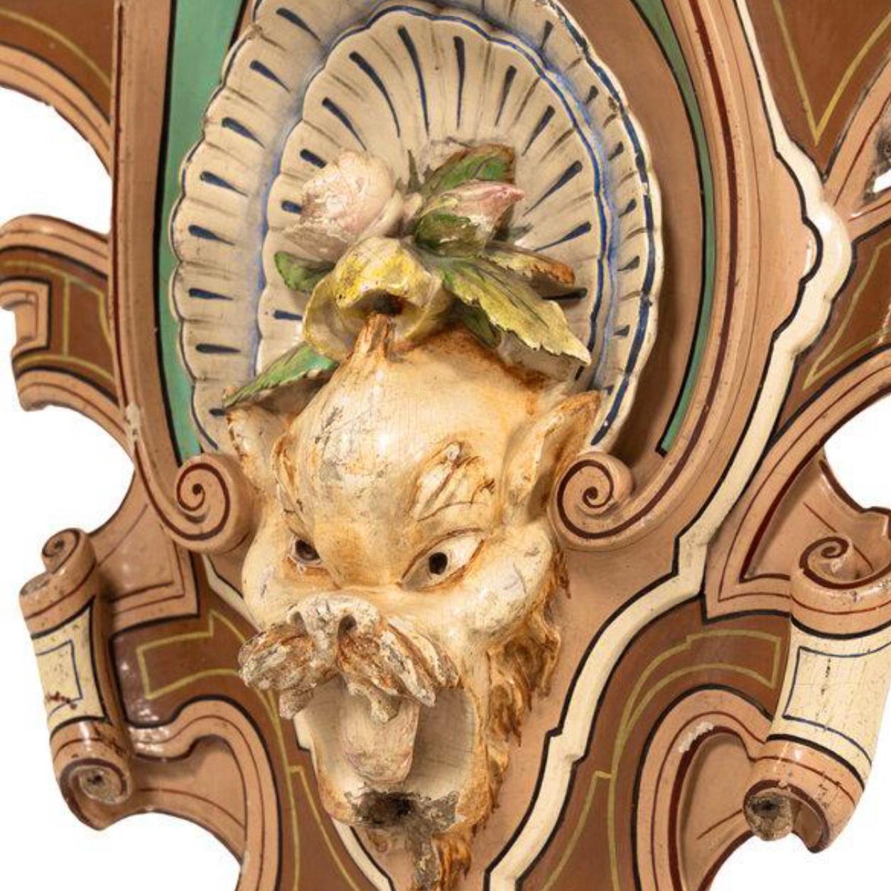 Italiano Coppia di monumentali mensole da parete rococò a più livelli del XVIII secolo in vendita