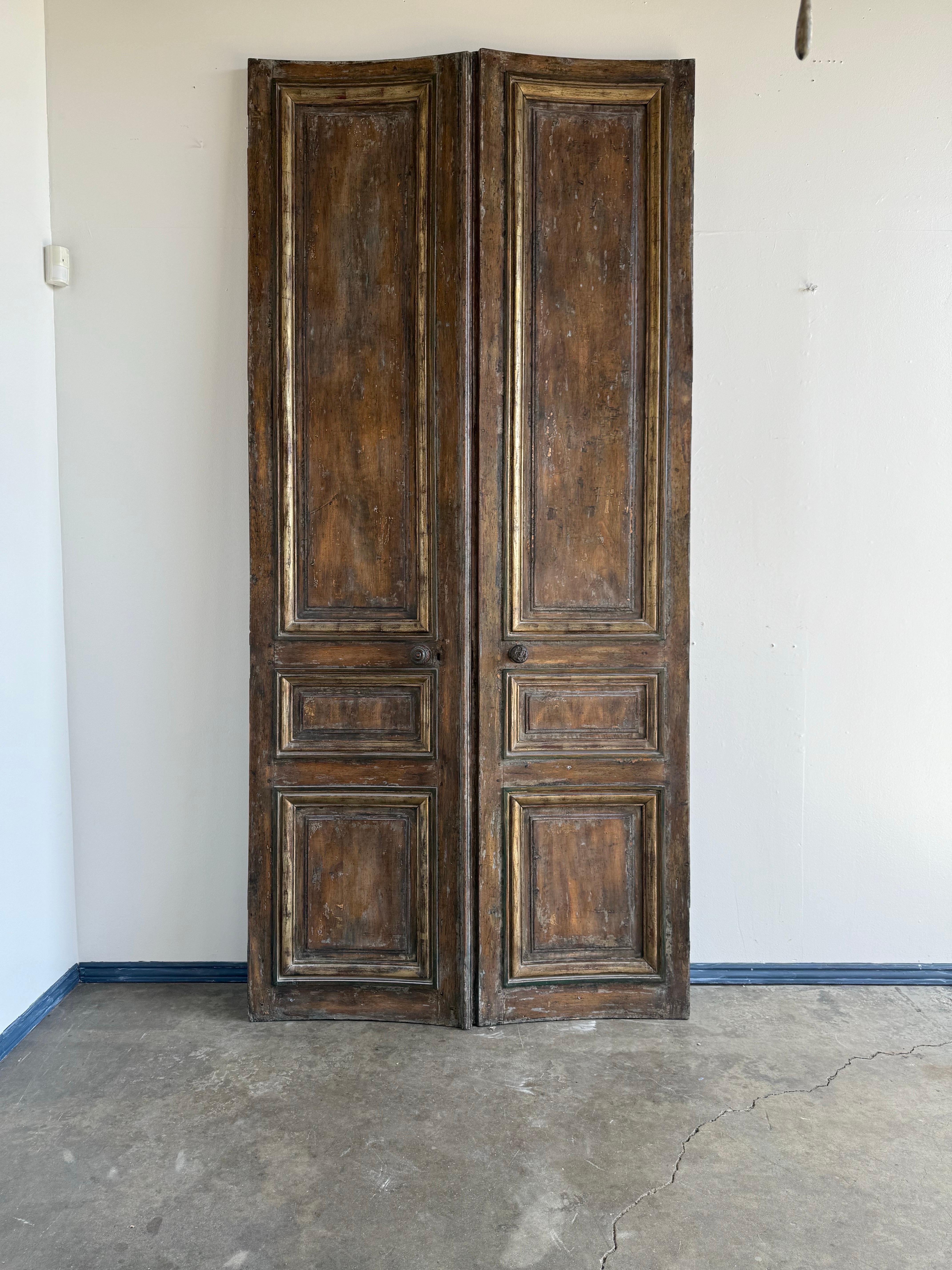 Ein Paar monumentale Flügeltüren aus dem 19. im Angebot 6