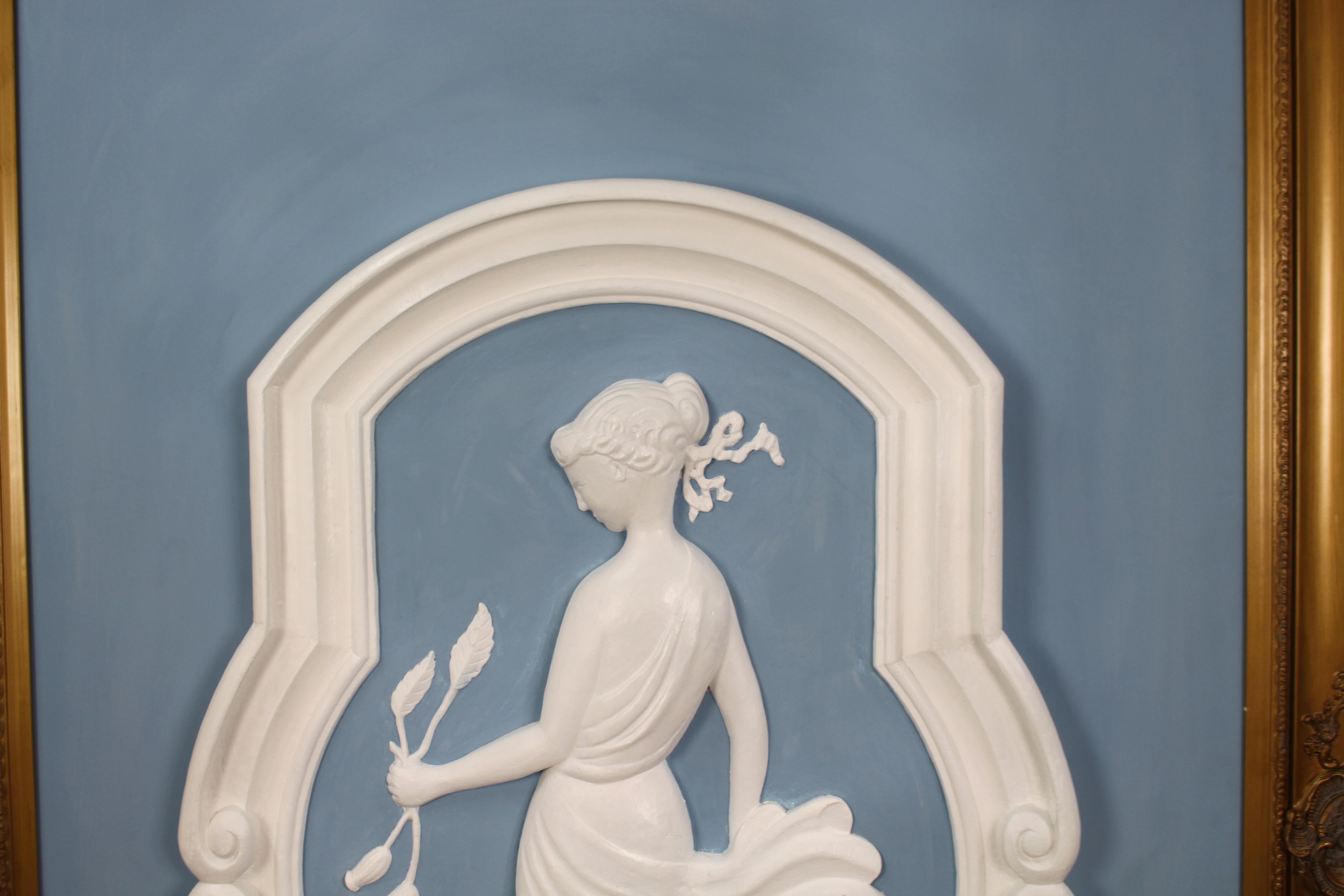 Coppia di monumentali pannelli in gesso britannico Art Déco con cornice dorata in vendita 8