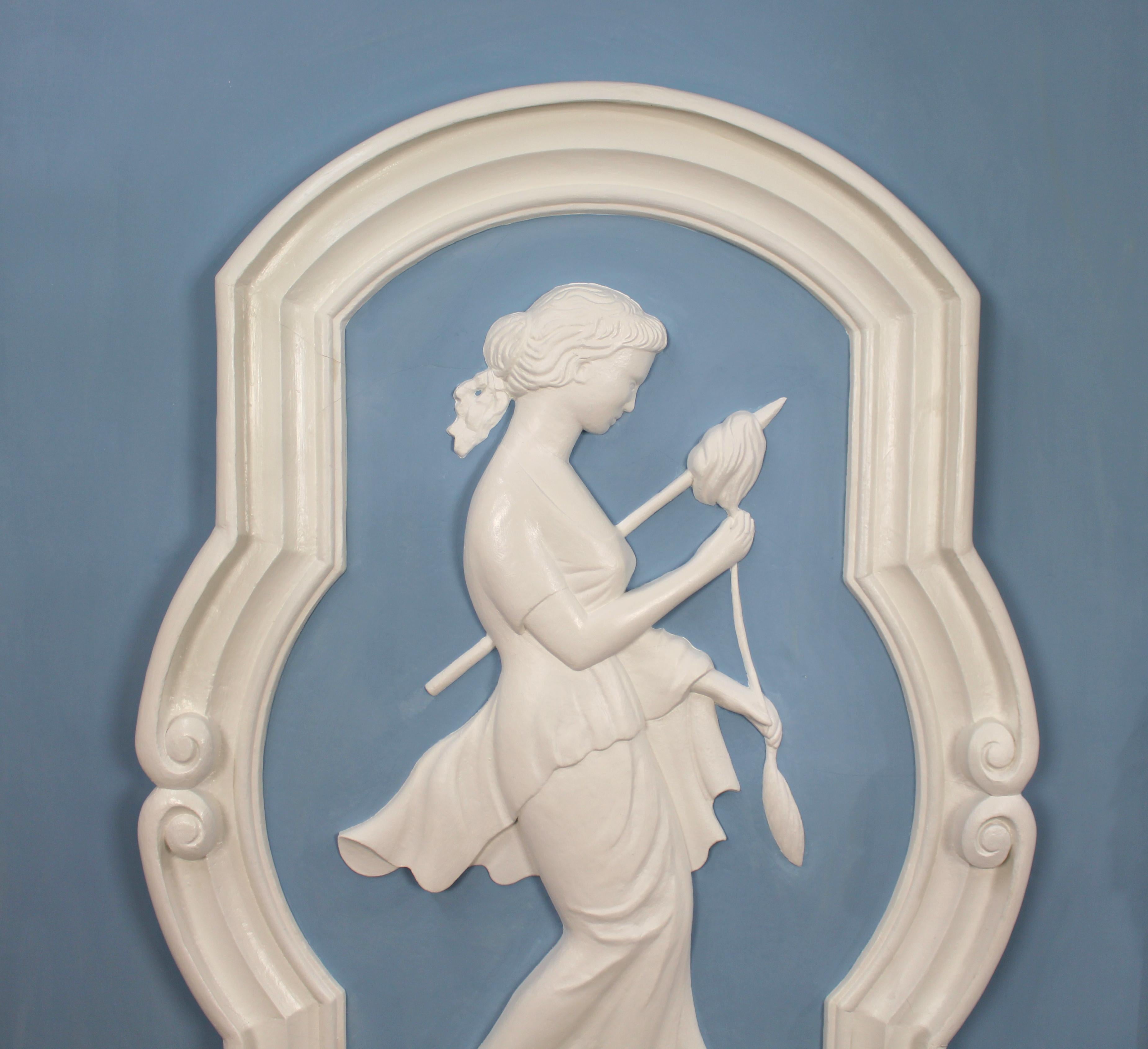 Coppia di monumentali pannelli in gesso britannico Art Déco con cornice dorata In condizioni buone in vendita a Worcester, GB