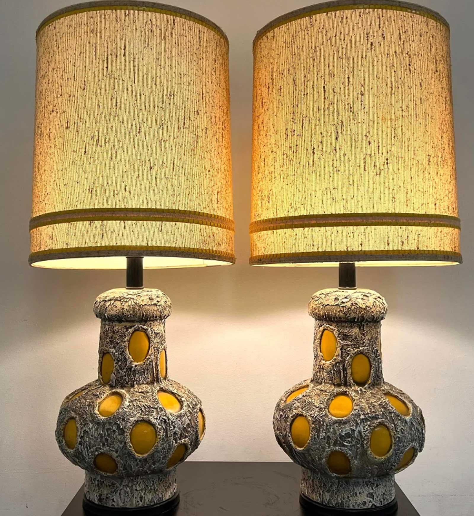 Paire de lampes monumentales en céramique de style brutaliste de Pieri Tullio, dtd. 1975 en vente 2