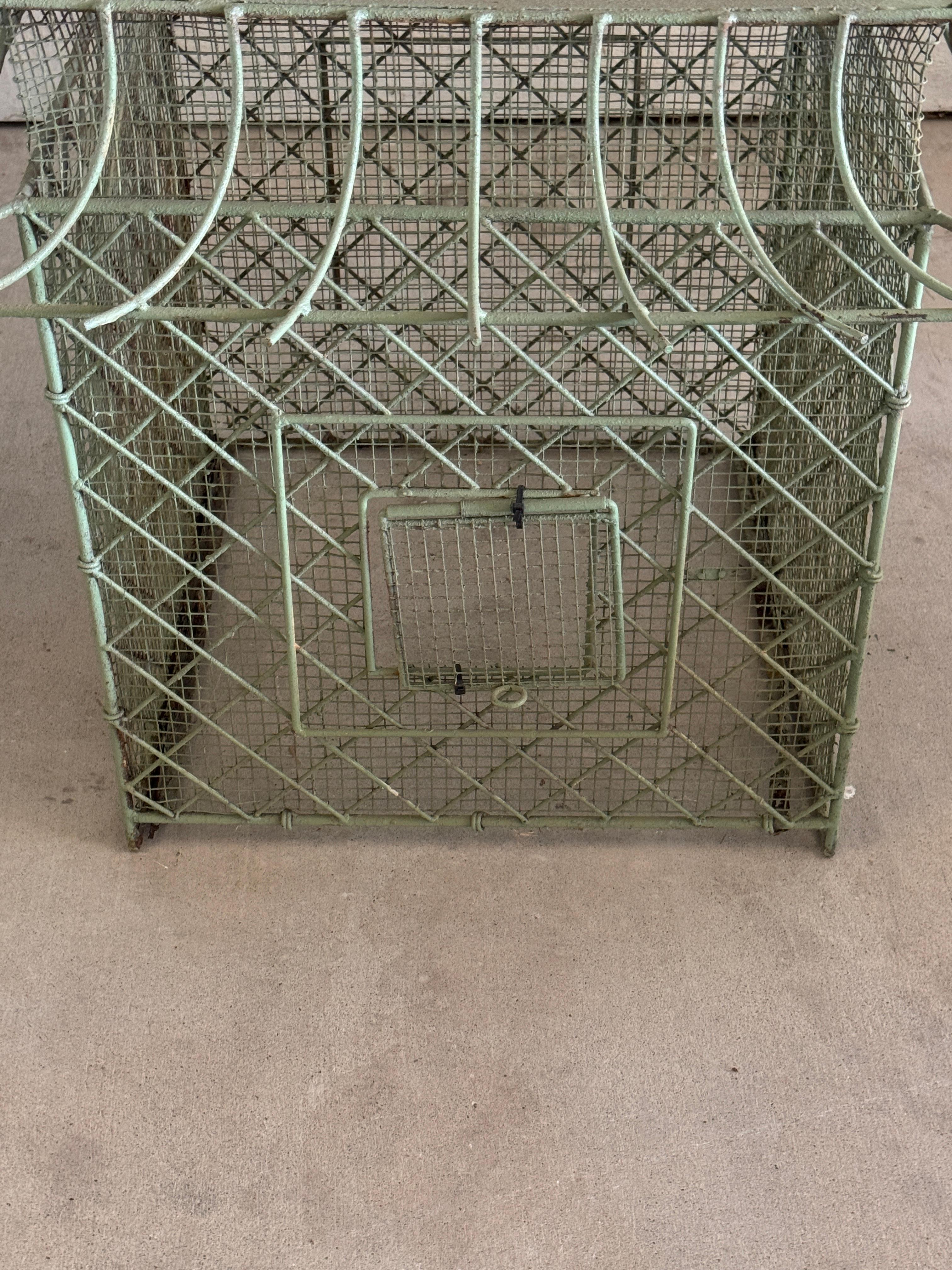 Pareja de pajareras monumentales de hierro pintado en forma de pagoda, estilo Chinoiserie en venta 6