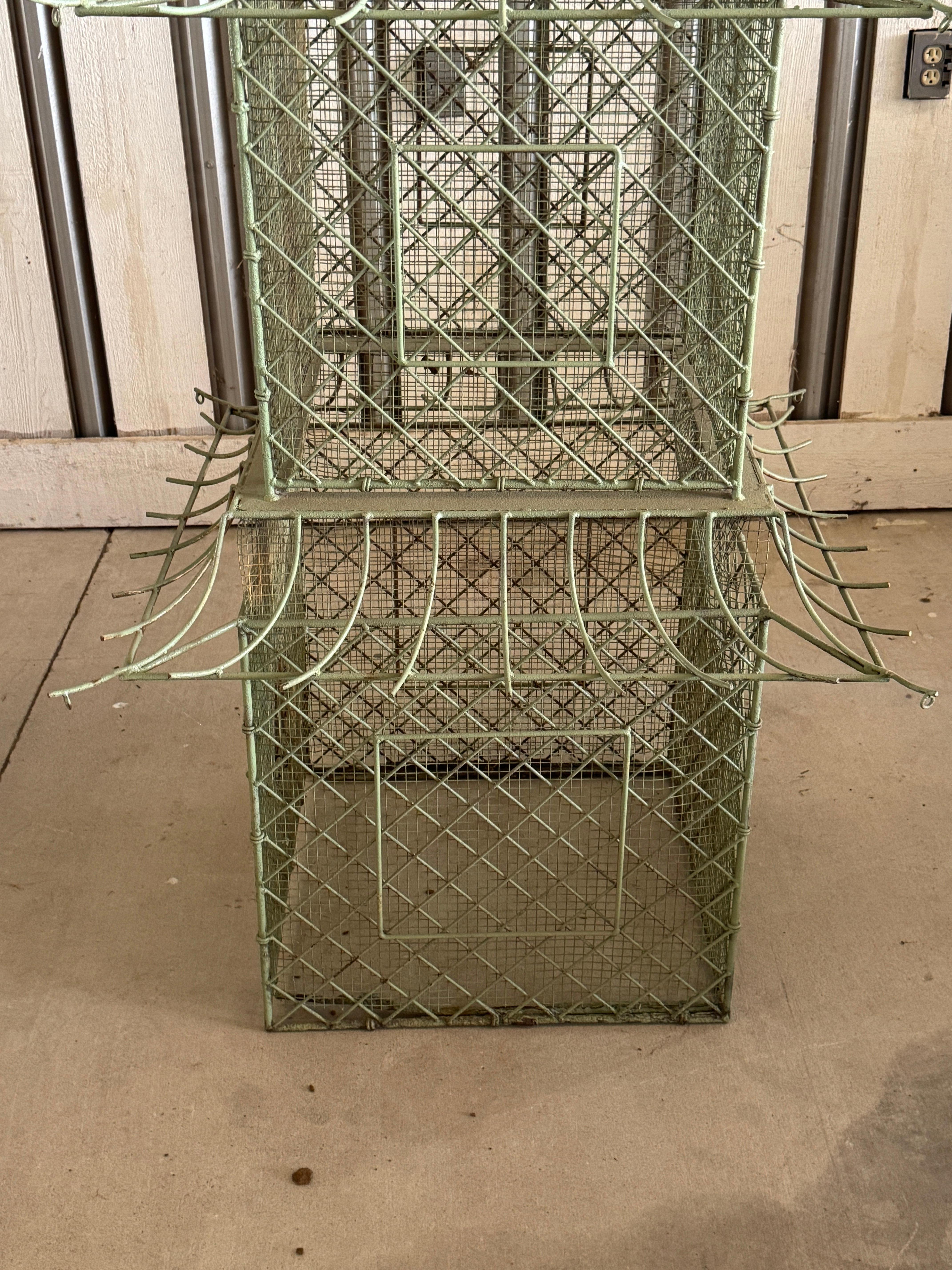 Pareja de pajareras monumentales de hierro pintado en forma de pagoda, estilo Chinoiserie en venta 12