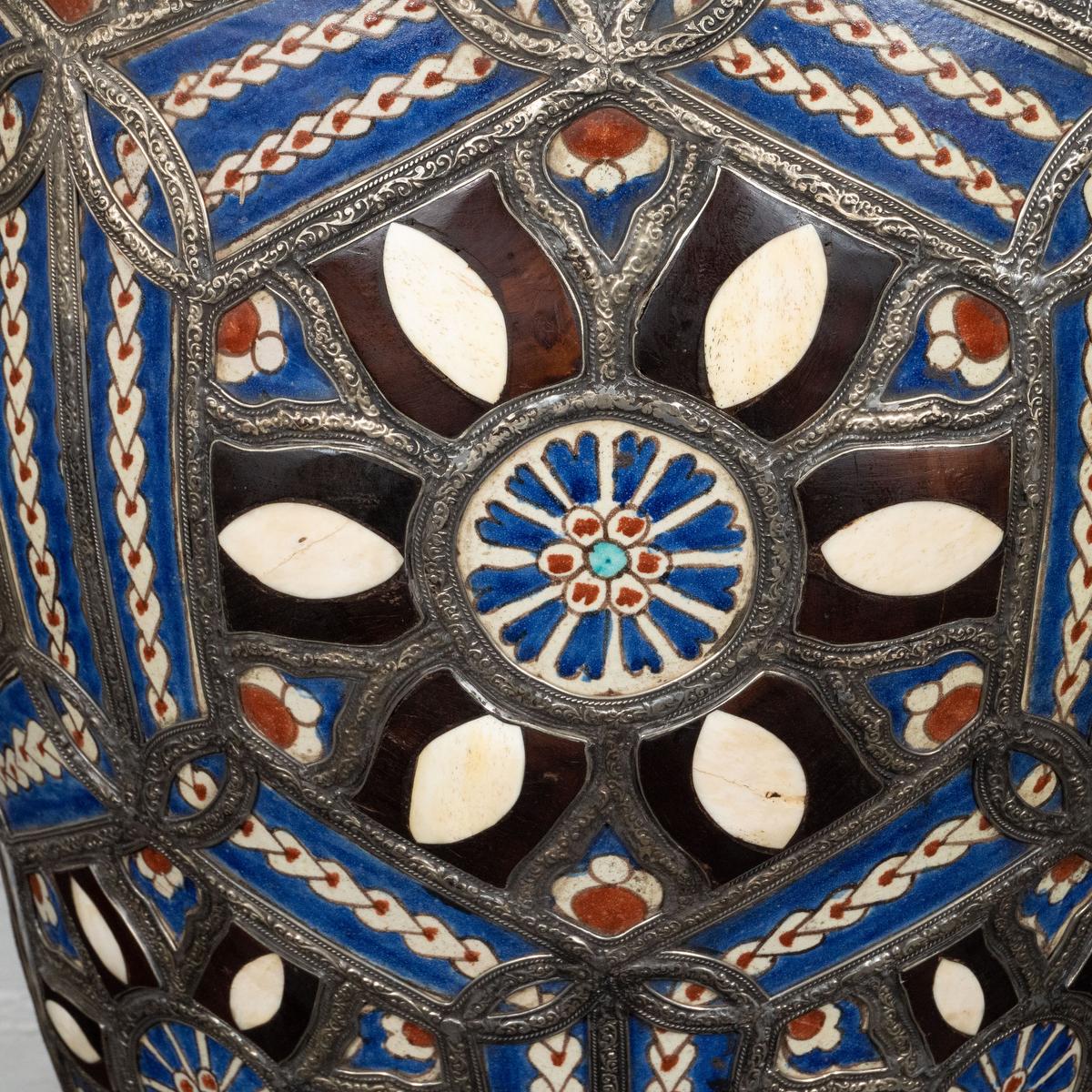 Monumentale, farbenfrohe marokkanische Keramikvasen aus Marokko, Paar im Angebot 7