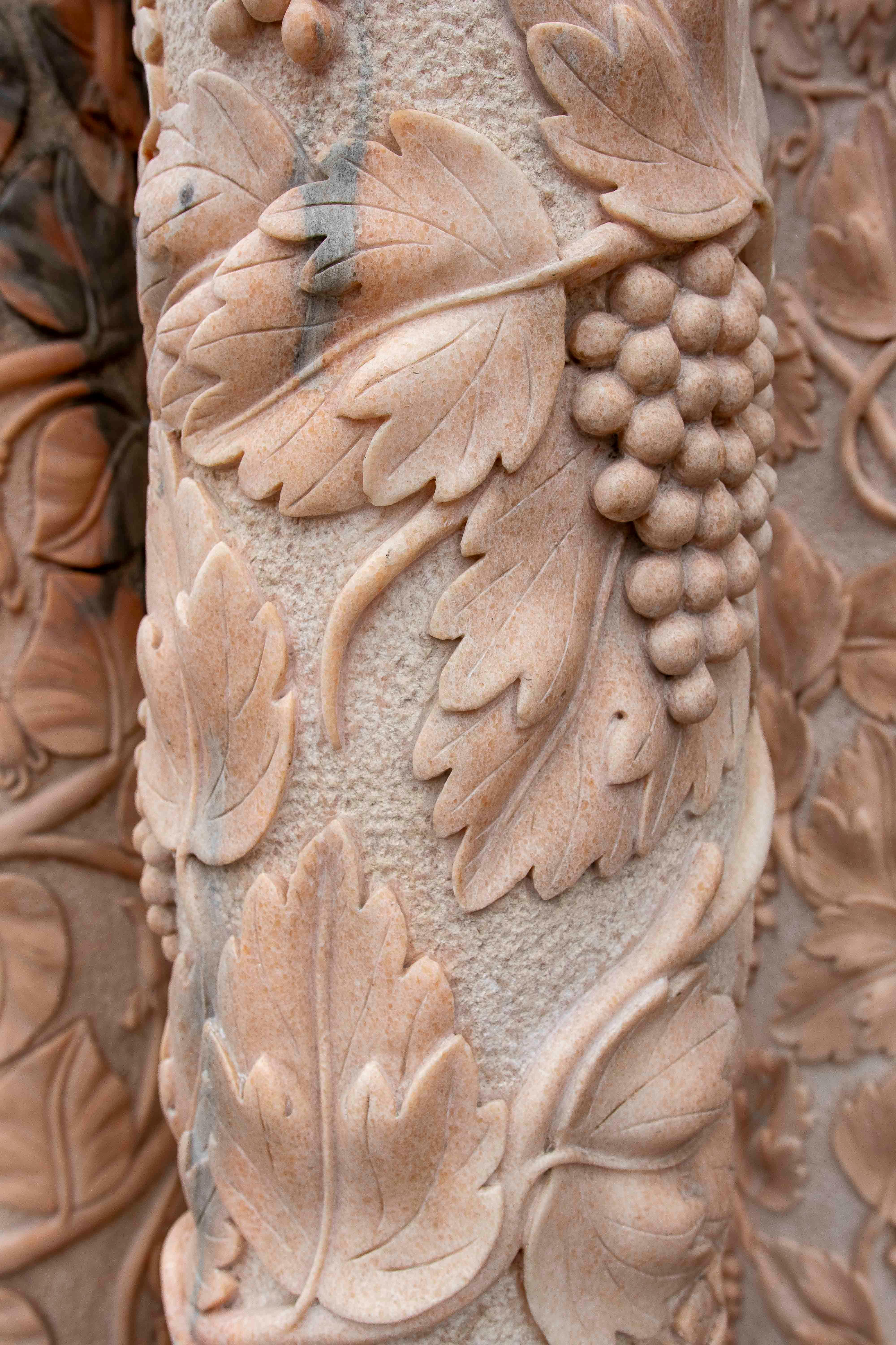 Pair of Monumental Columns in Carved Marble with Vine Motifs, Classical Style For Sale 6