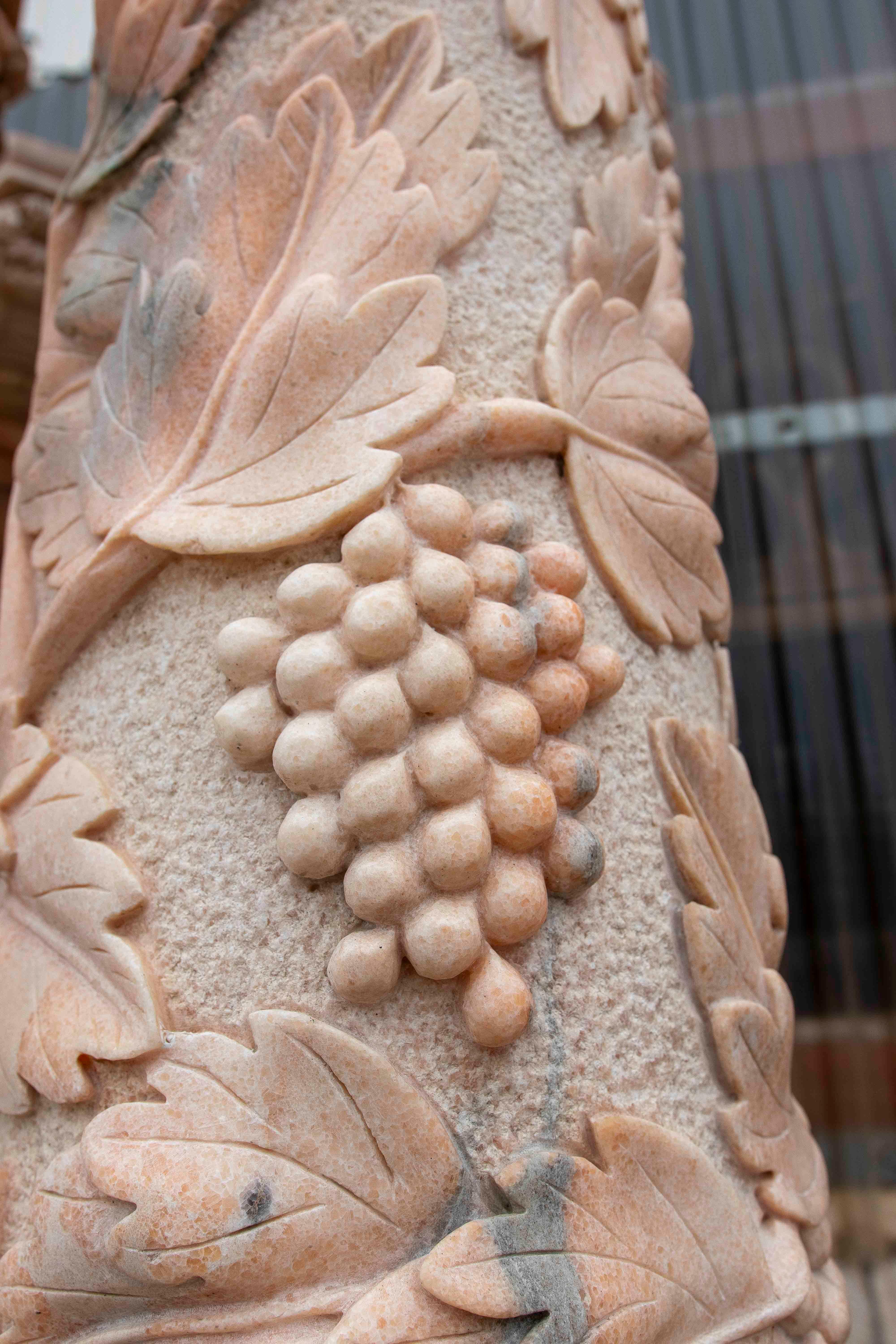 Pair of Monumental Columns in Carved Marble with Vine Motifs, Classical Style For Sale 11