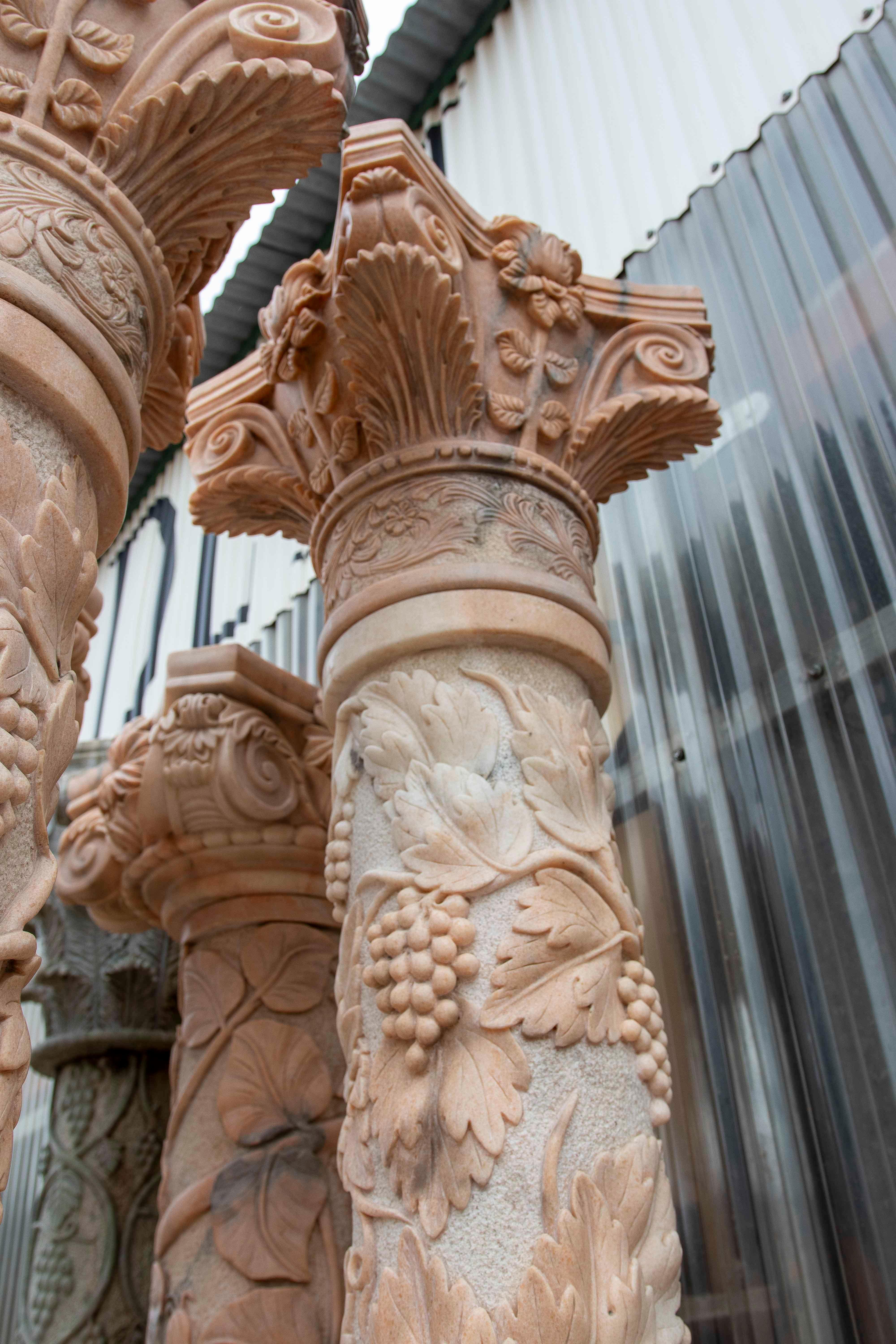 Pair of Monumental Columns in Carved Marble with Vine Motifs, Classical Style For Sale 1