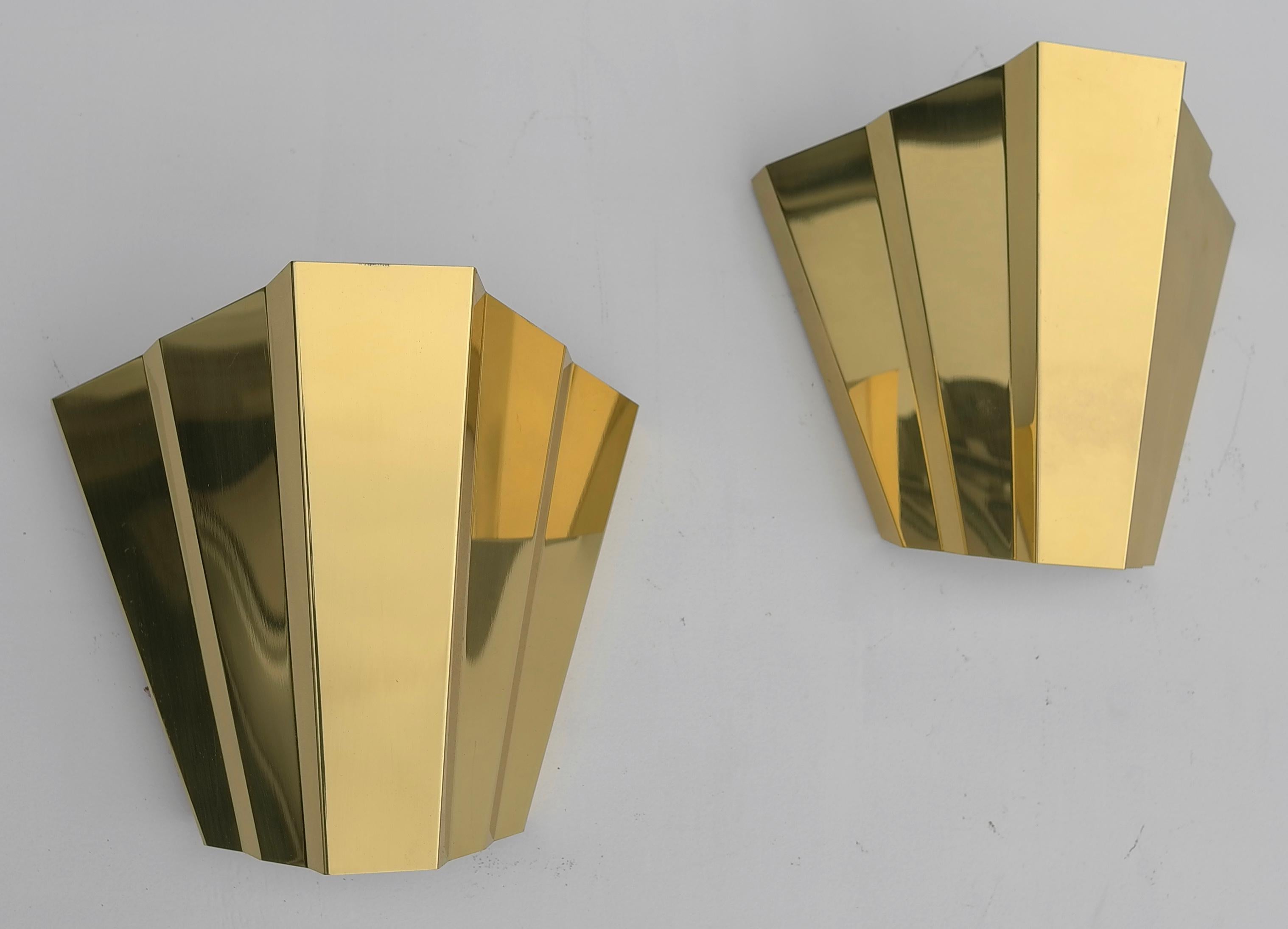 Mid-Century Modern Pair of Monumental 'Diamond' Wall Lamps in Style of Gio Ponti