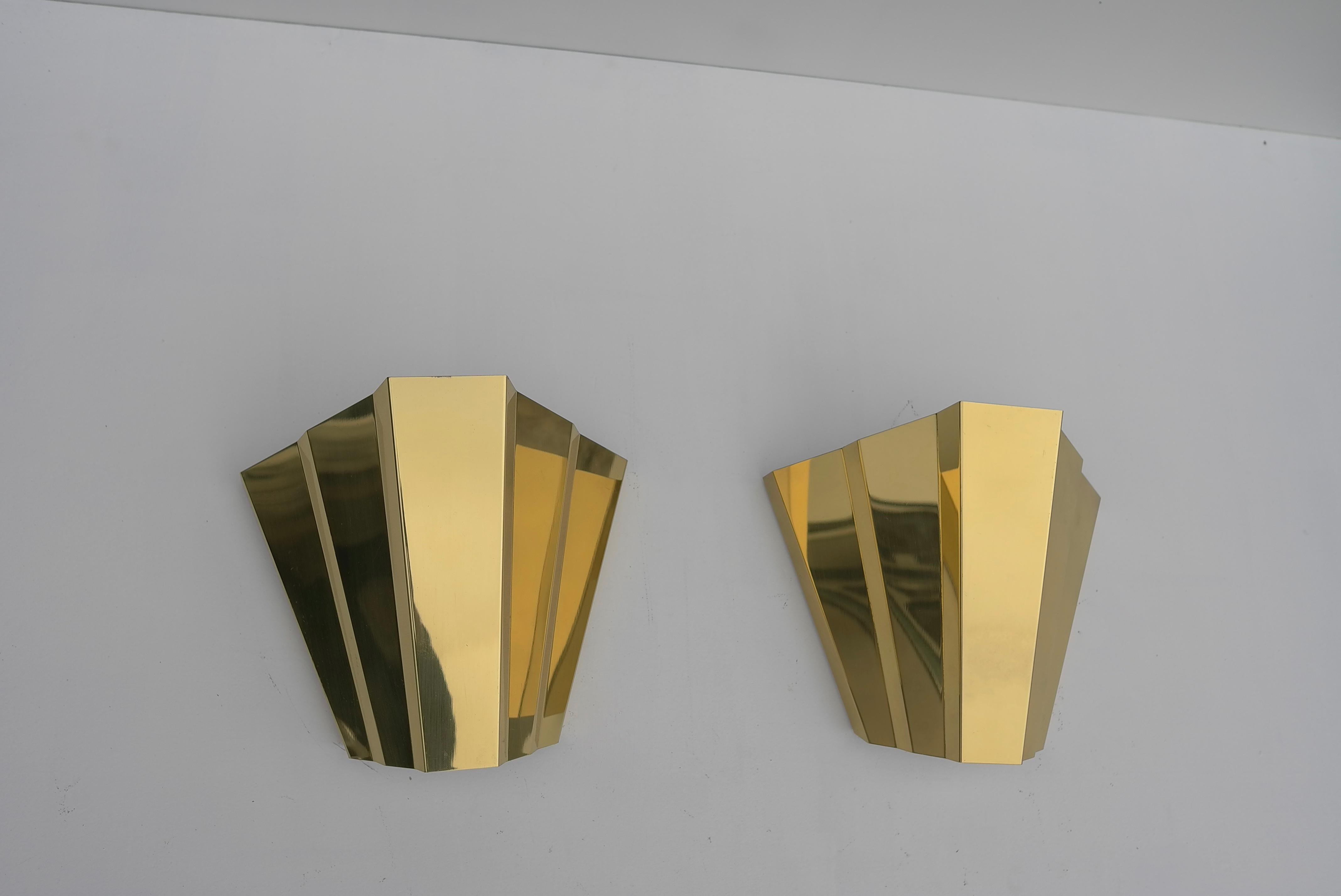 Pair of Monumental 'Diamond' Wall Lamps in Style of Gio Ponti 1