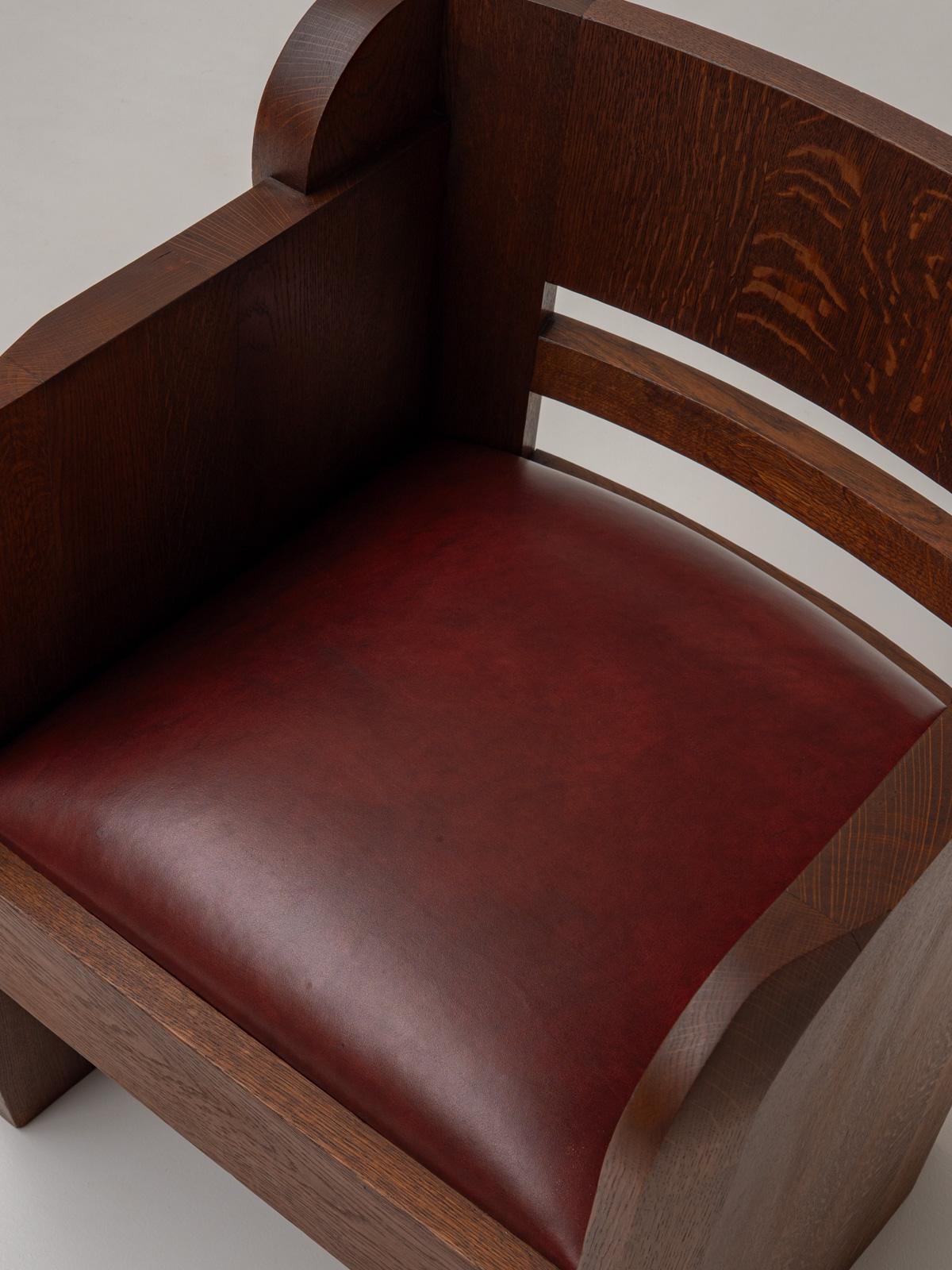 Coppia di monumentali poltrone olandesi Art Déco in Oak, Paesi Bassi 1930 in vendita 5