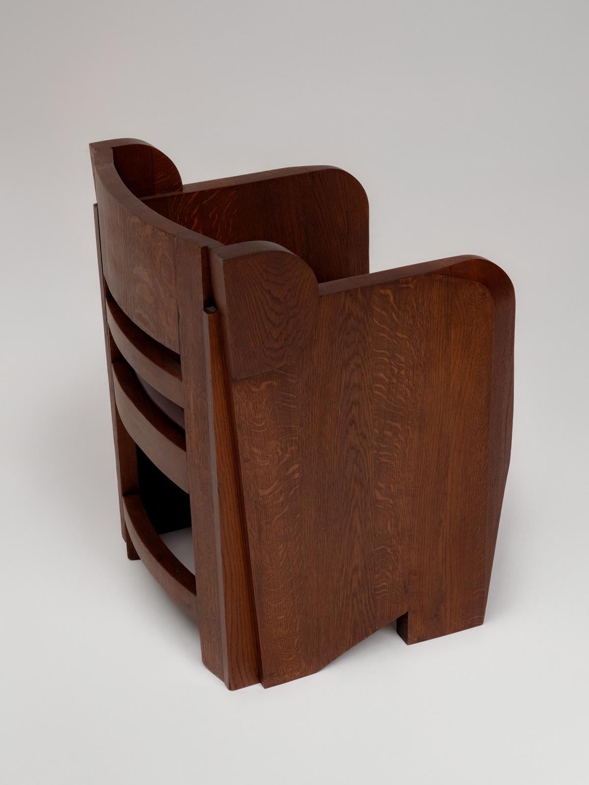 Coppia di monumentali poltrone olandesi Art Déco in Oak, Paesi Bassi 1930 in vendita 6
