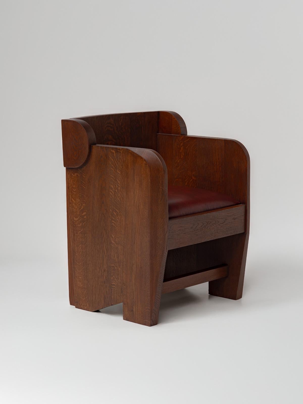 Coppia di monumentali poltrone olandesi Art Déco in Oak, Paesi Bassi 1930 in vendita 3