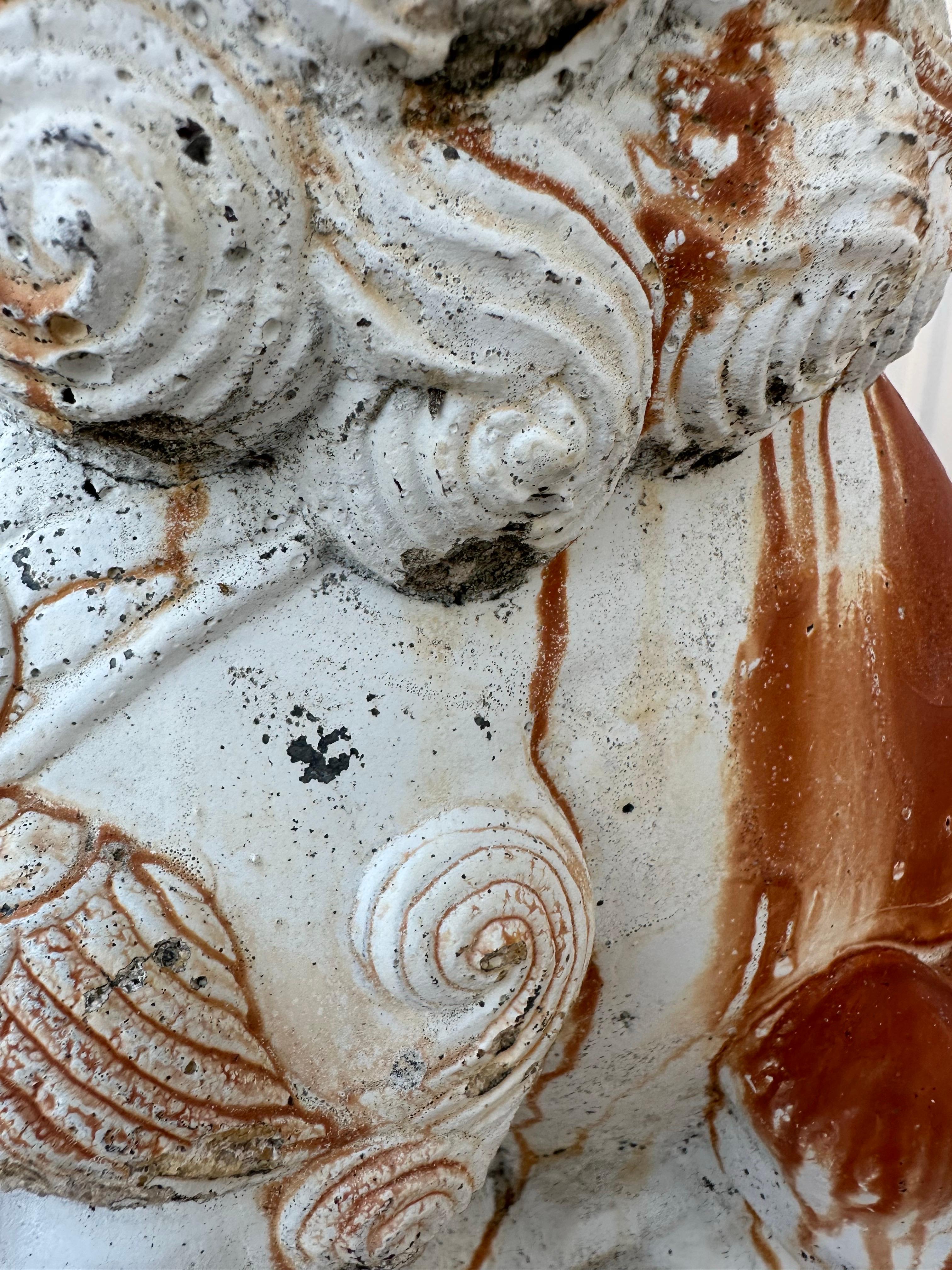 Hollywood Regency Paire de lions de garde monumentaux en béton du début du 20e siècle, de type Foo Dog en vente