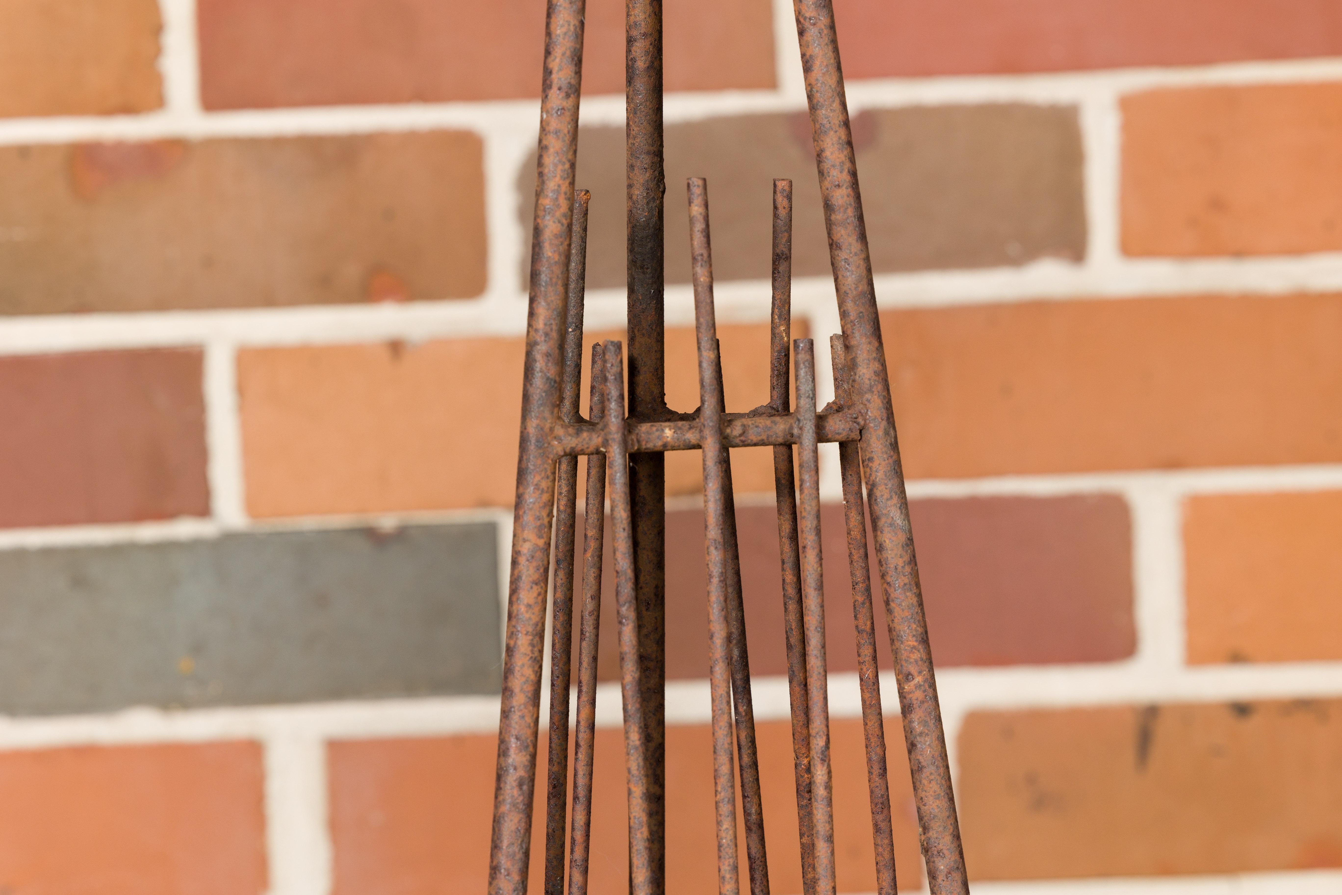 Pair of Monumental French 19th Century Iron Garden Spears Sculptures For Sale 7