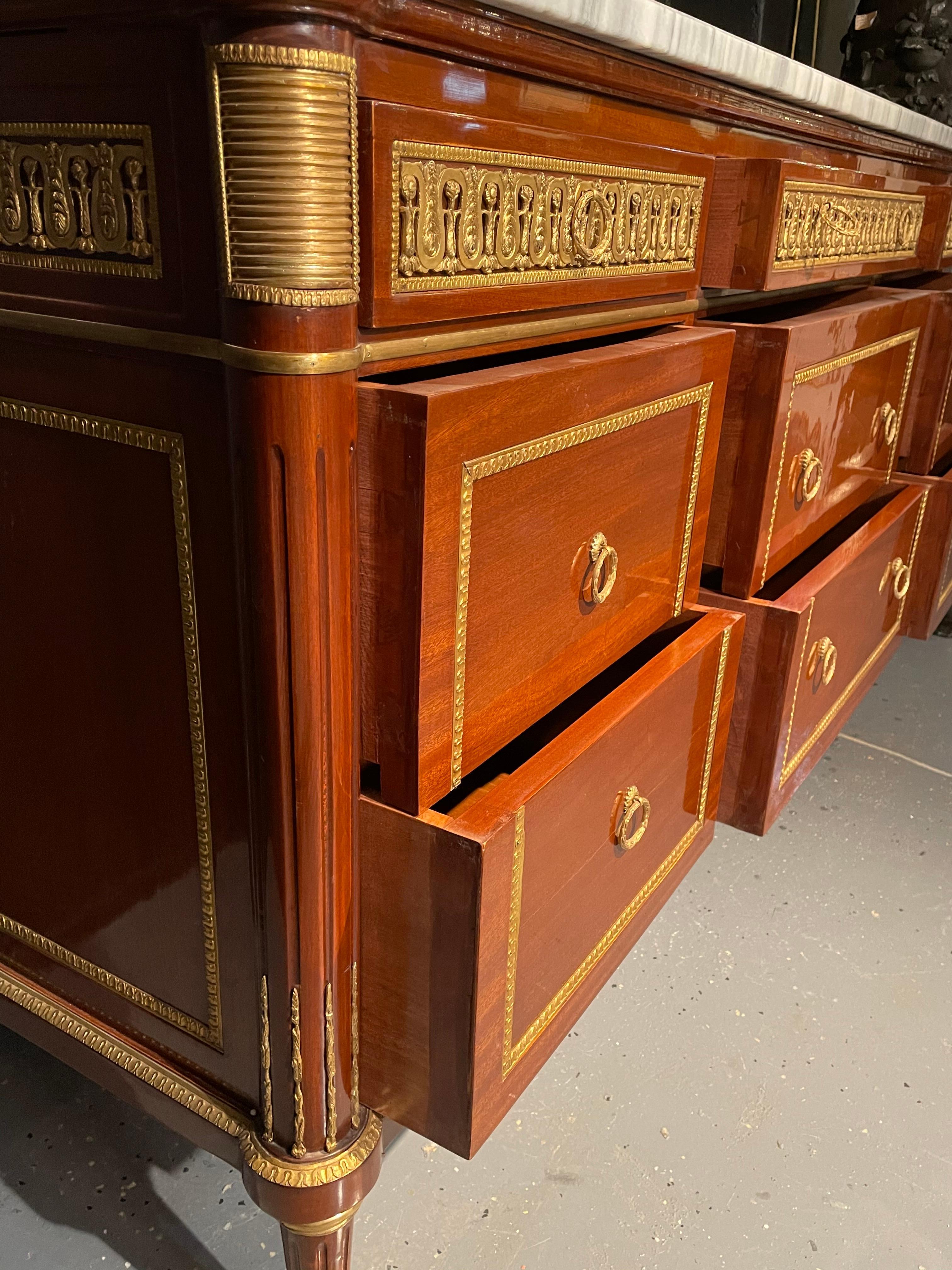 Maison Jansen, stile Luigi XVI, Commodes monumentale, mogano, bronzo in vendita 9