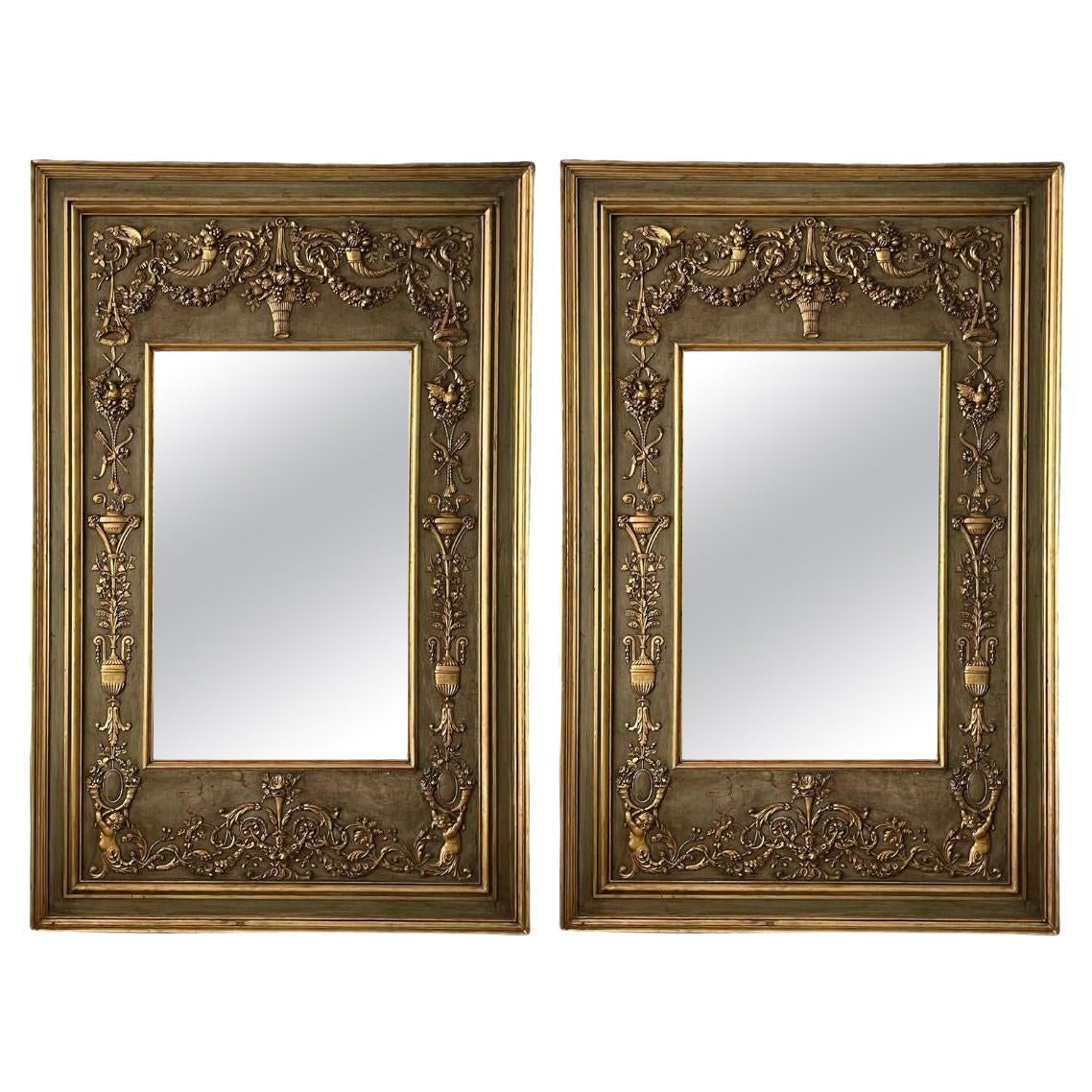 Coppia di specchi monumentali francesi dorati e dipinti, fine XIX secolo. in vendita