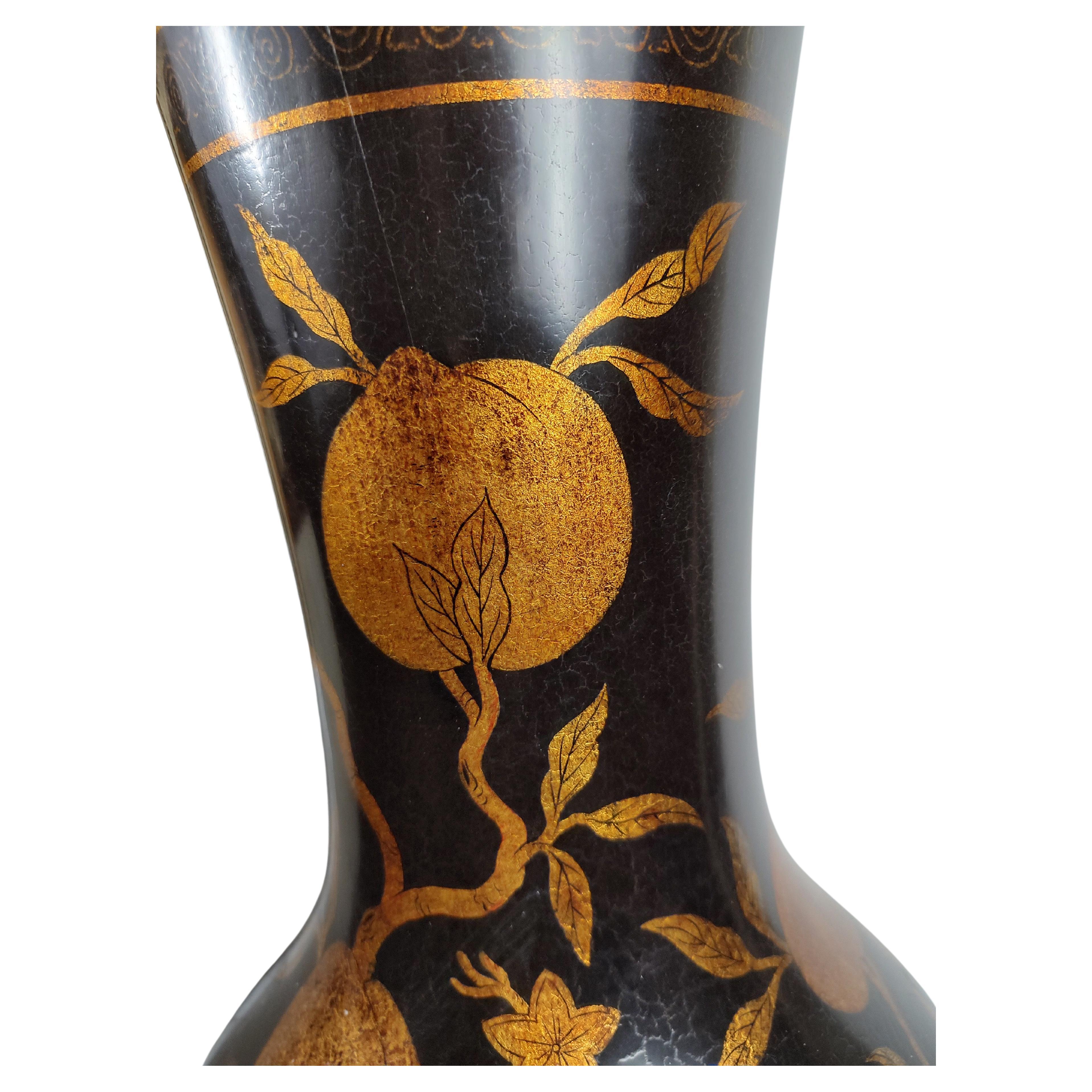 Fine XX secolo Coppia di monumentali lampade da tavolo Hollywood Regency con foglie dorate a forma di zucca in vendita