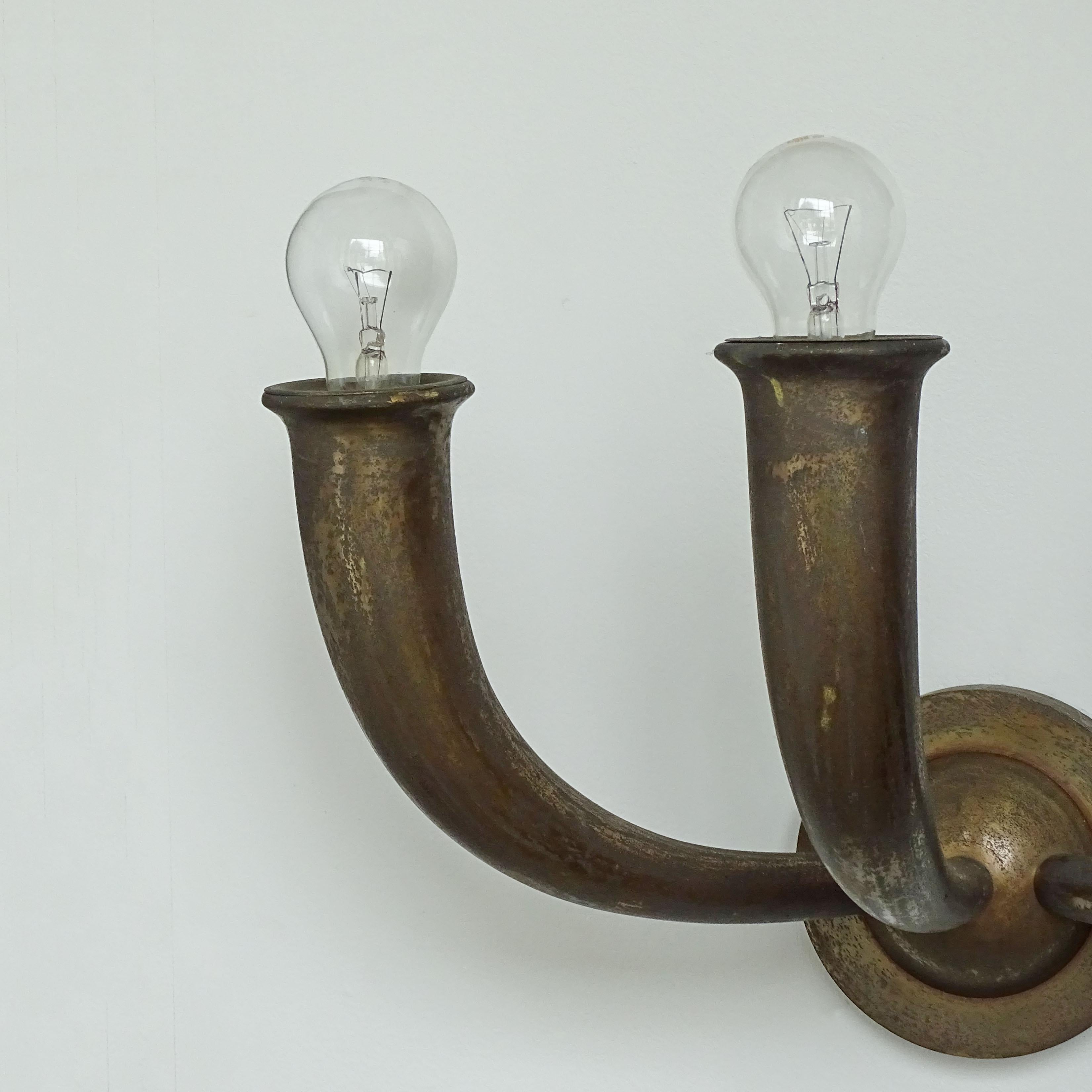 Pair of monumental Italian 1930s Art Deco bronze wall lamps  In Good Condition For Sale In Milan, IT
