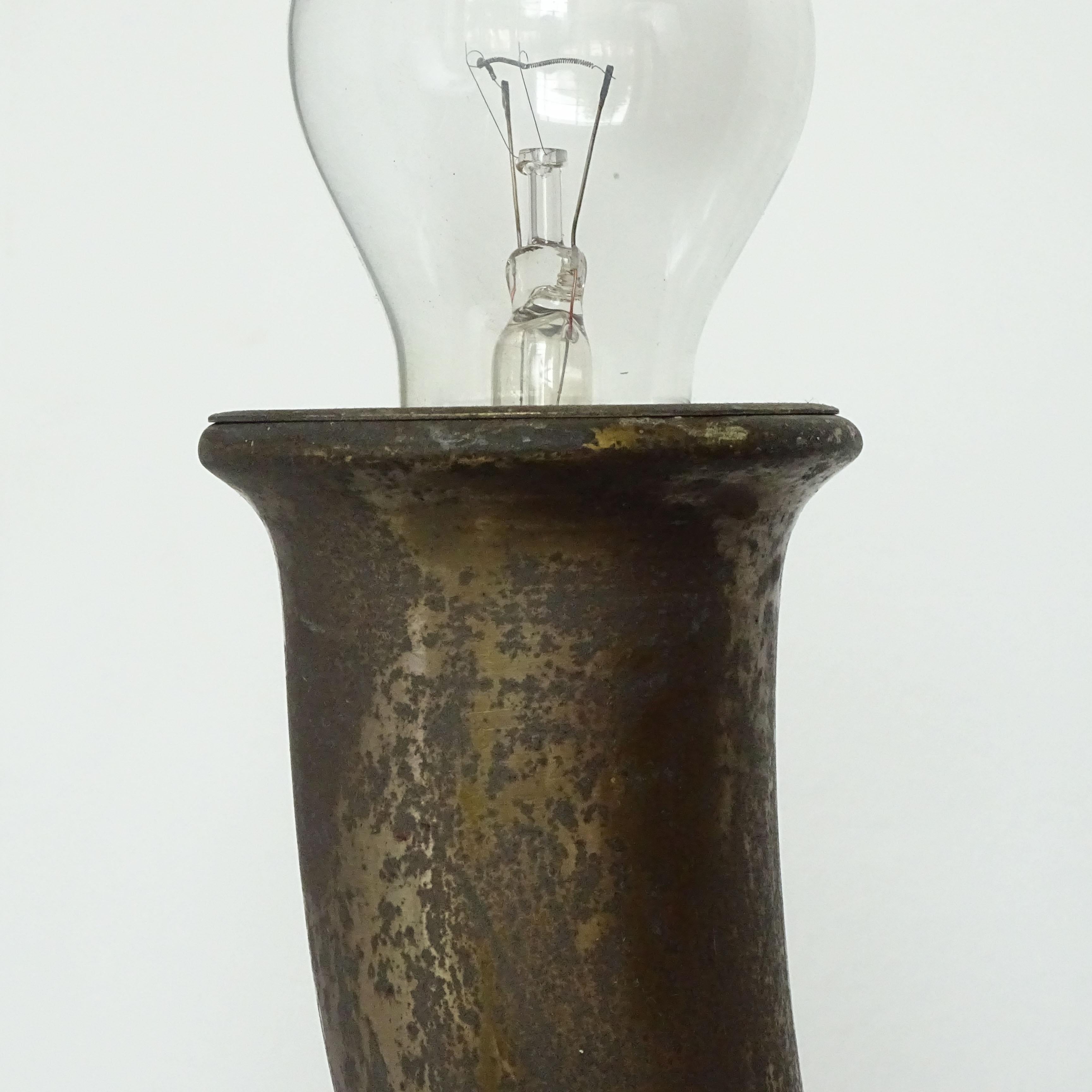 Zwei monumentale italienische Art-Déco-Wandlampen aus Bronze aus den 1930er Jahren im Angebot 2