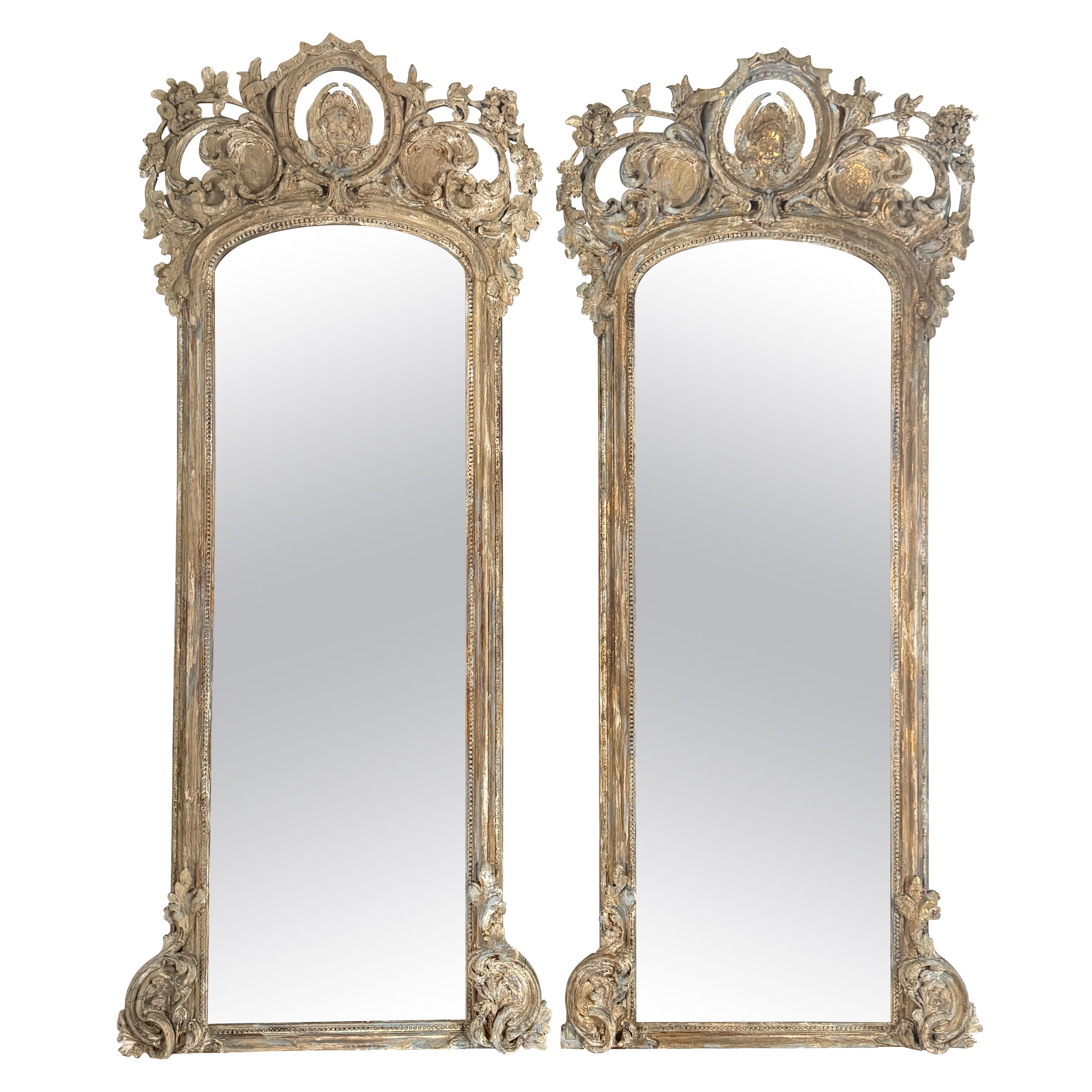 Pair of Monumental Italian Baroque Giltwood Mirrors-18th Century in vendita
