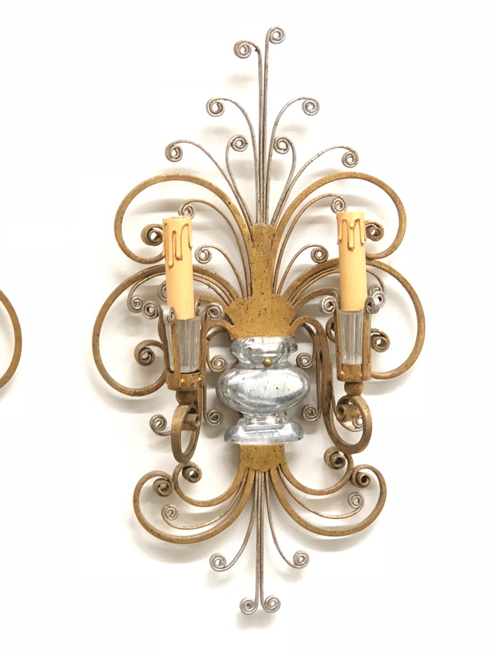 Paar monumentale italienische Kristall-Wandleuchter mit Blumenmotiv von Banci Florence (Hollywood Regency) im Angebot