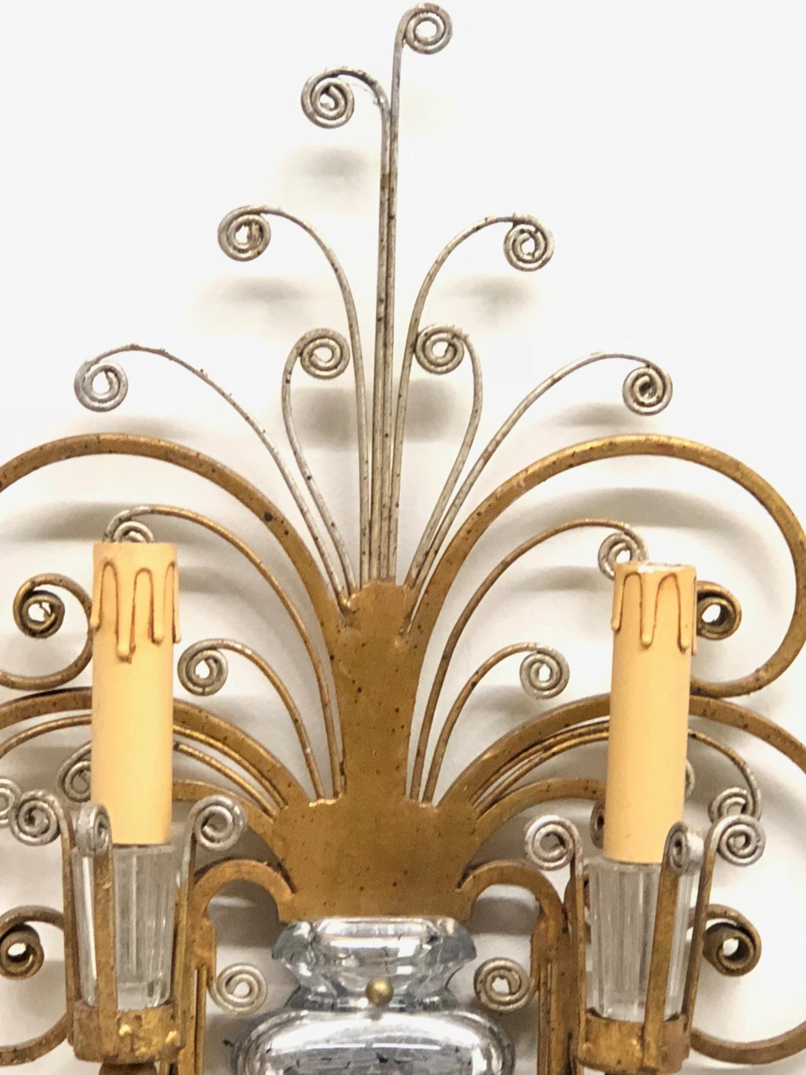 Paar monumentale italienische Kristall-Wandleuchter mit Blumenmotiv von Banci Florence (Vergoldet) im Angebot