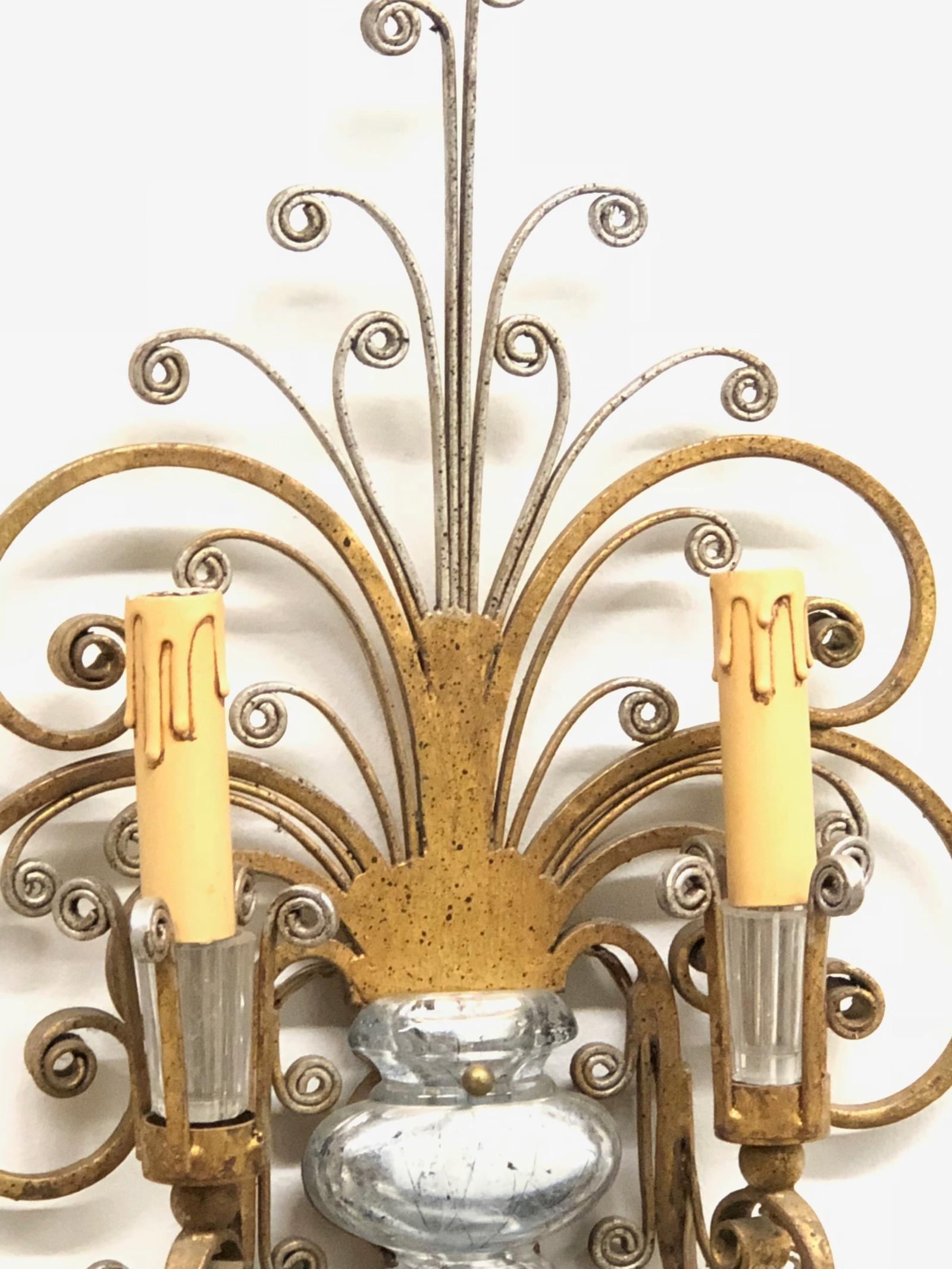 Paar monumentale italienische Kristall-Wandleuchter mit Blumenmotiv von Banci Florence (Mitte des 20. Jahrhunderts) im Angebot