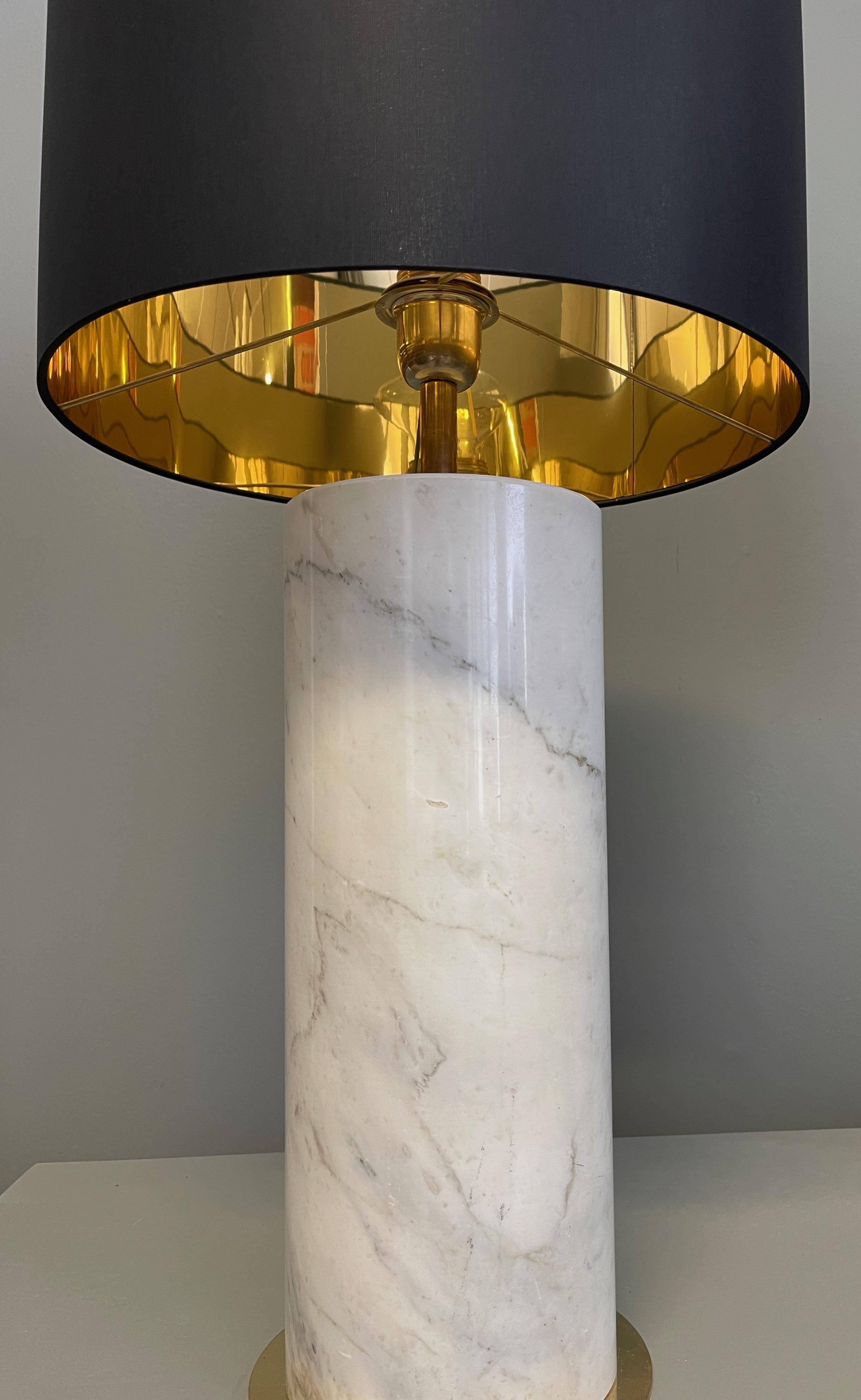 Pair of Monumental Lamps in Brass and Marble Carrara Italy, 1970-80 For Sale 1