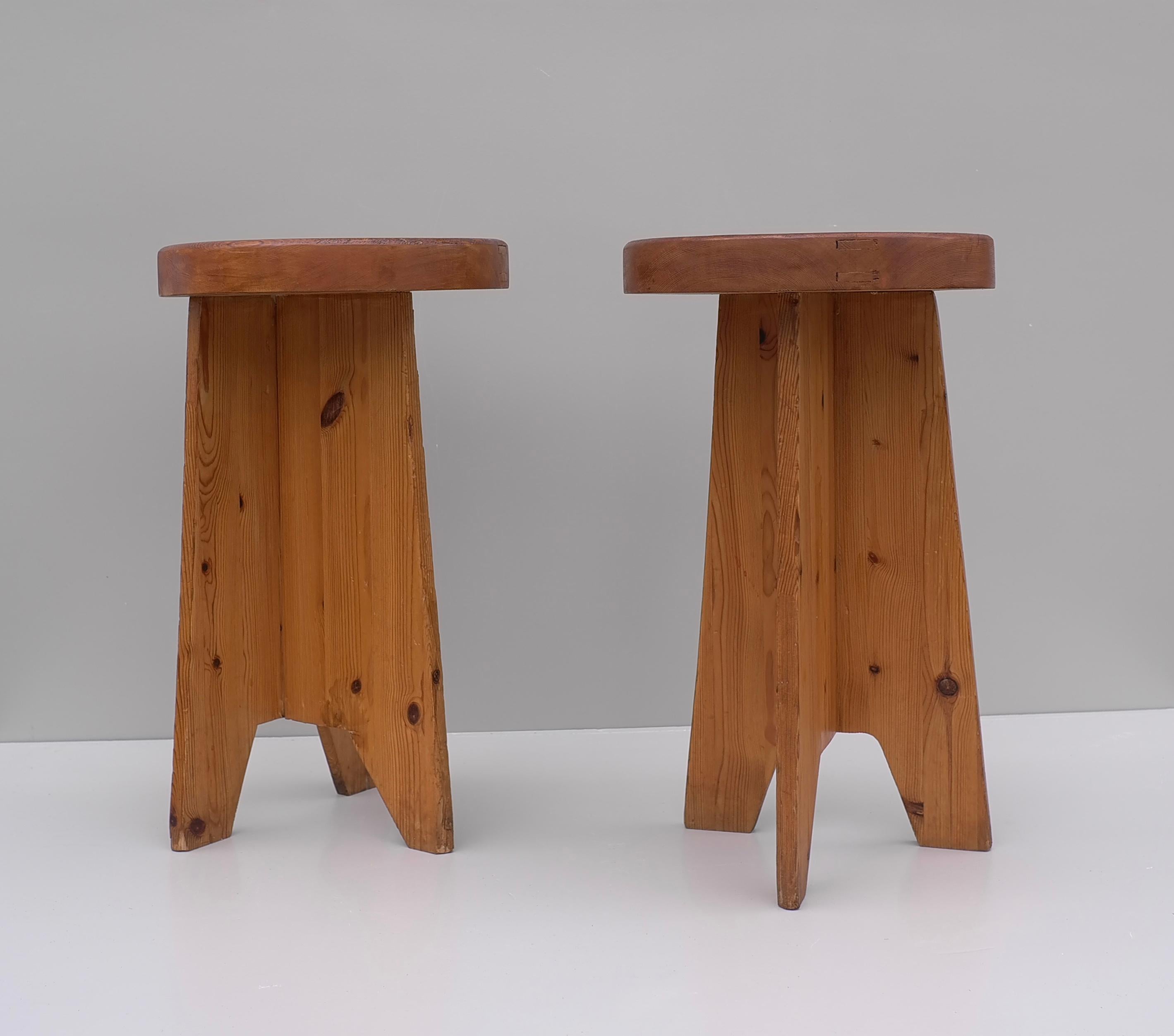 Pair of Monumental Mid-Century Modern Pine Stools, Scandinavia 1940's For Sale 10