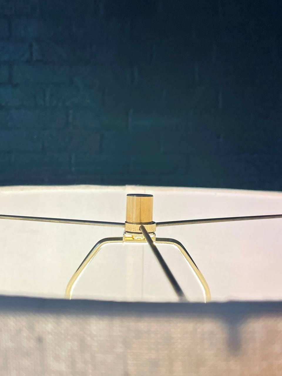 Paire de lampes de table monumentales en marbre néoclassique Bon état - En vente à Los Angeles, CA
