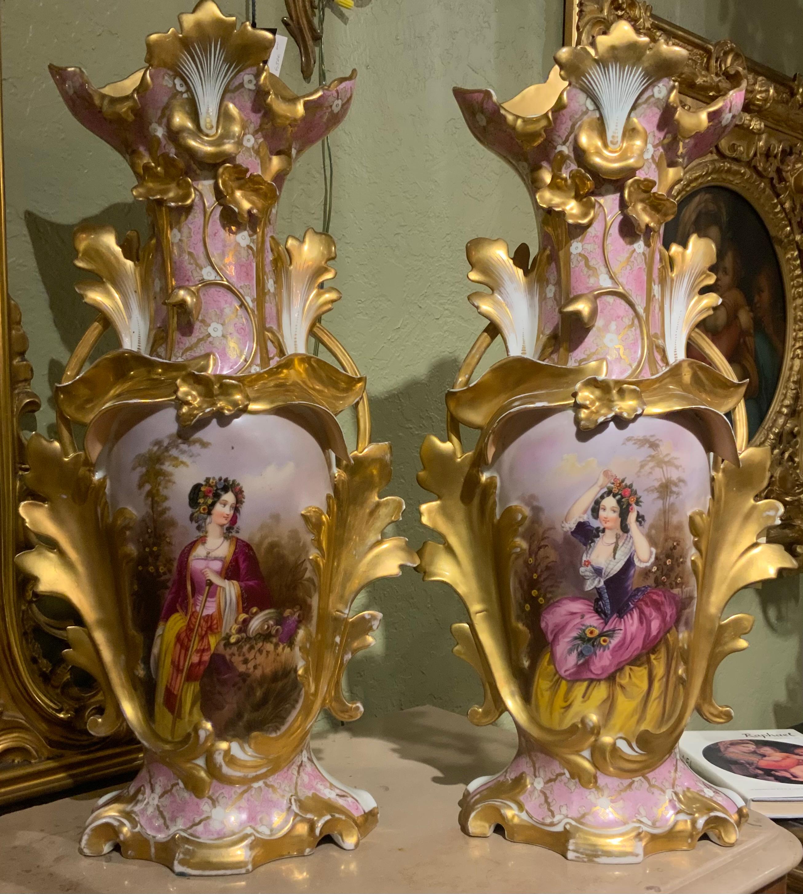 Coppia di vasi monumentali Old Paris del XIX secolo in vendita 2