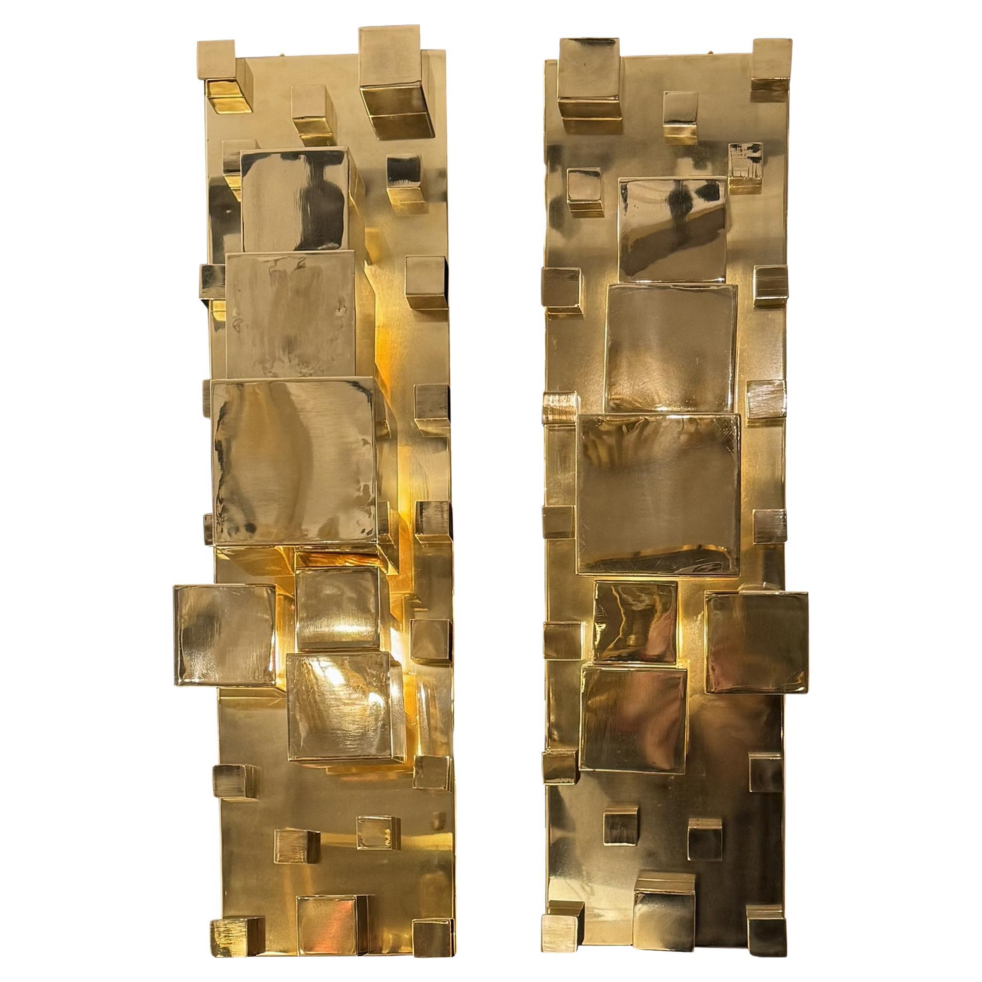 Coppia di appliques monumentali in ottone lucido, Italia, circa 2020