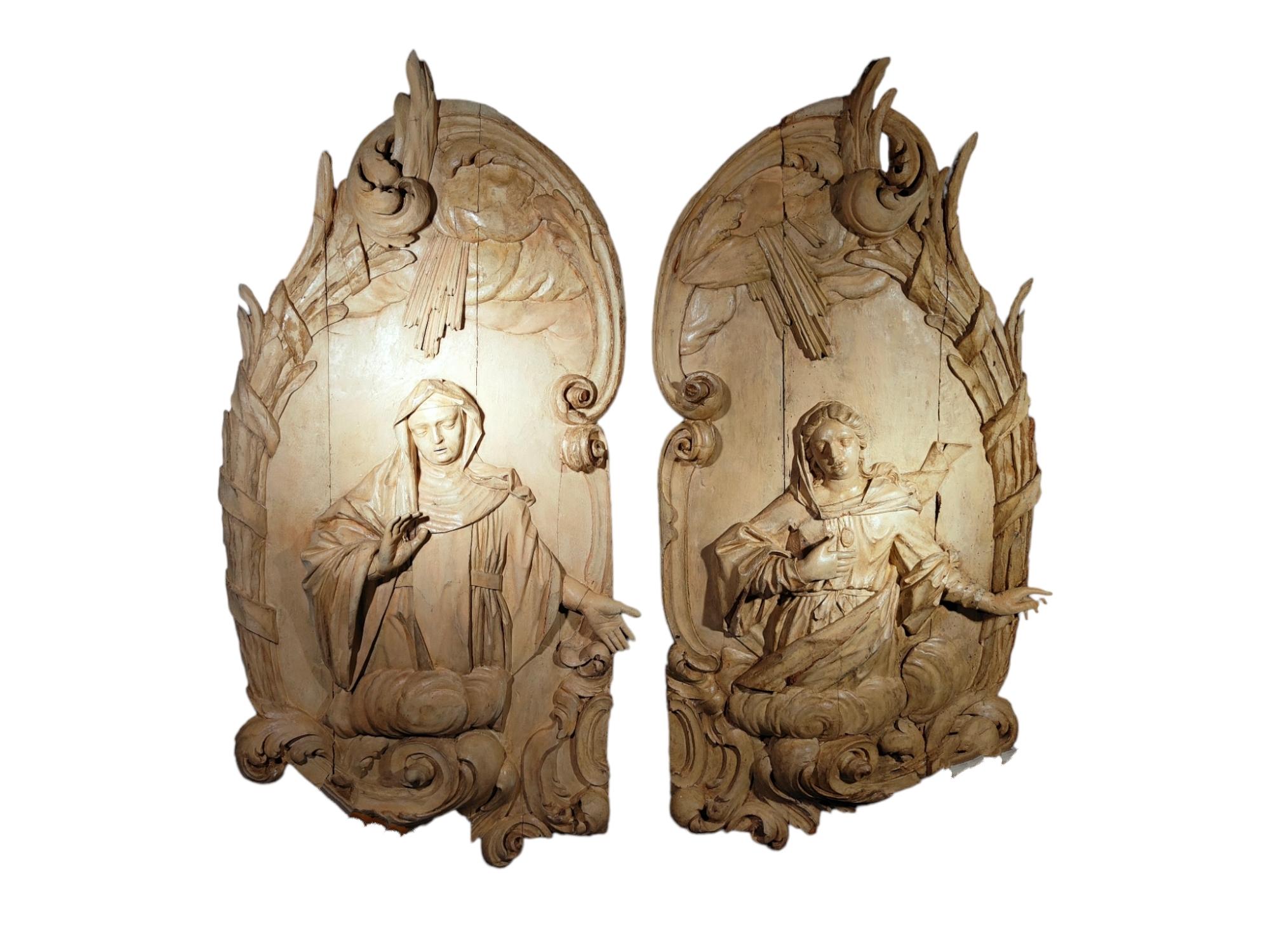 Pair of Monumental Sculpted Panels from the Eighteenth Century For Sale 4