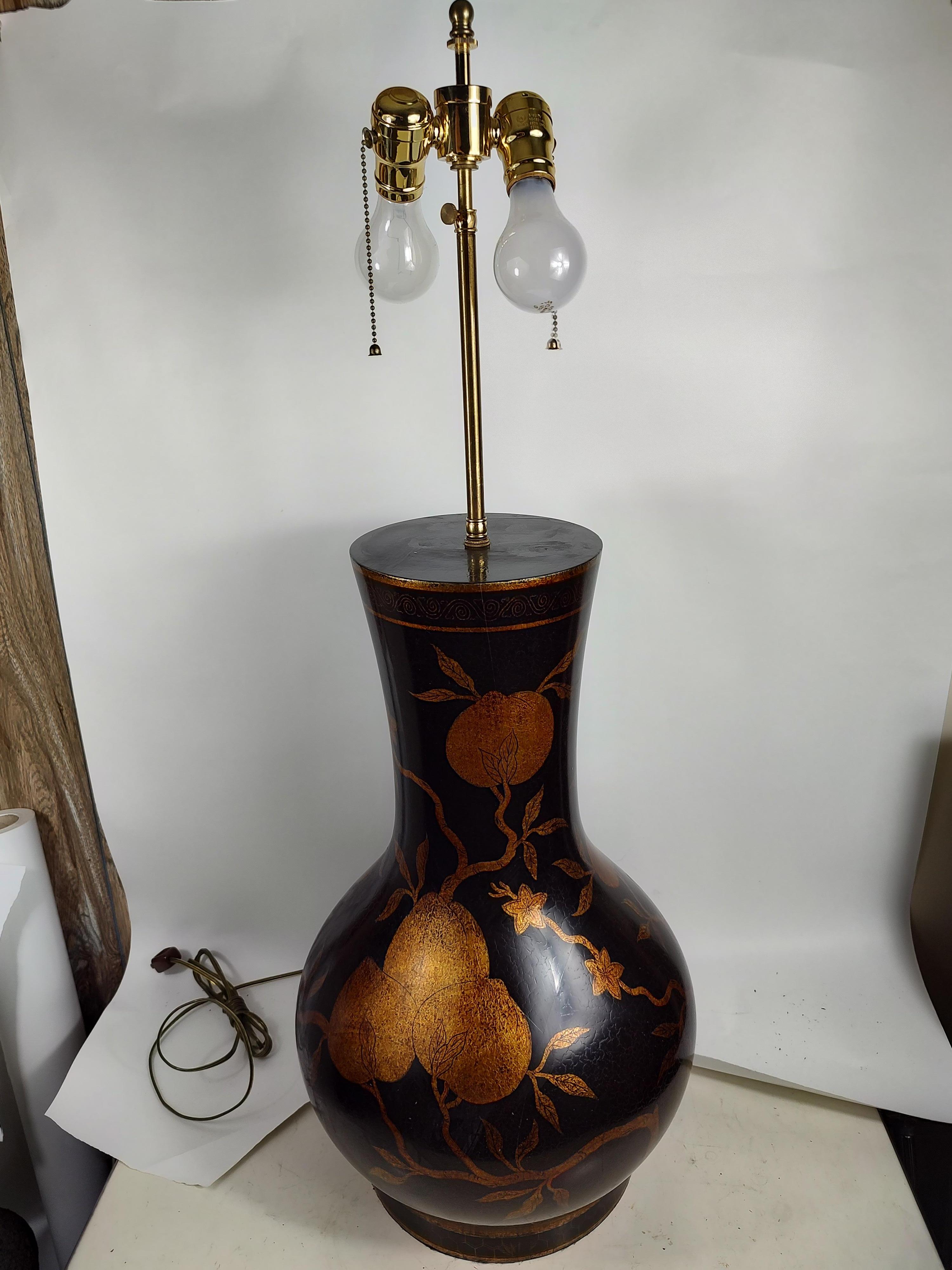 Pair of Monumental Hollywood Regency Table Lamps w Gilt Leaves in a Gourd Form For Sale 4