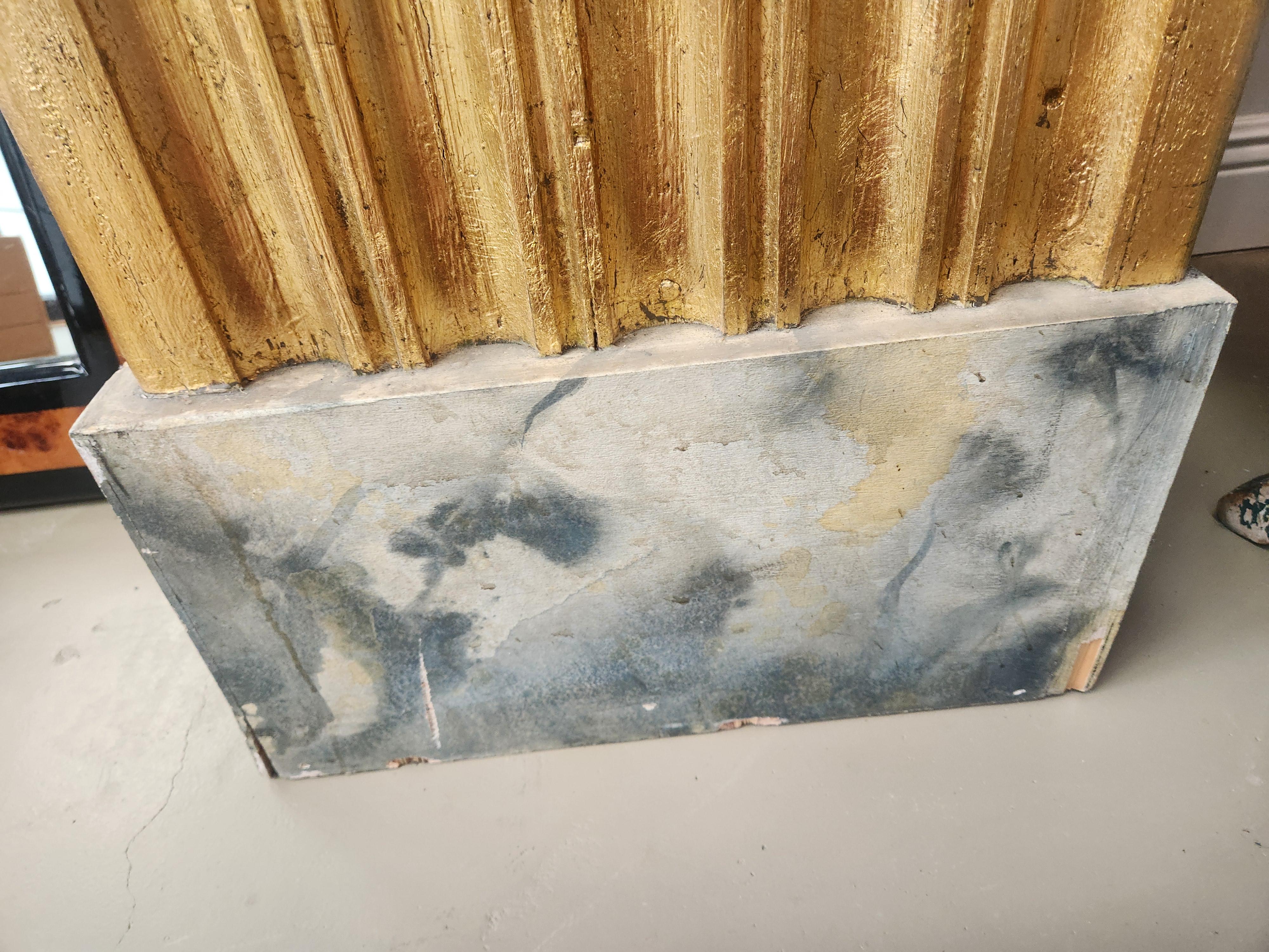 Pair of Monumental Three-Sided Giltwood Fluted Columns with Faux-Marble Bases In Good Condition For Sale In New Orleans, LA