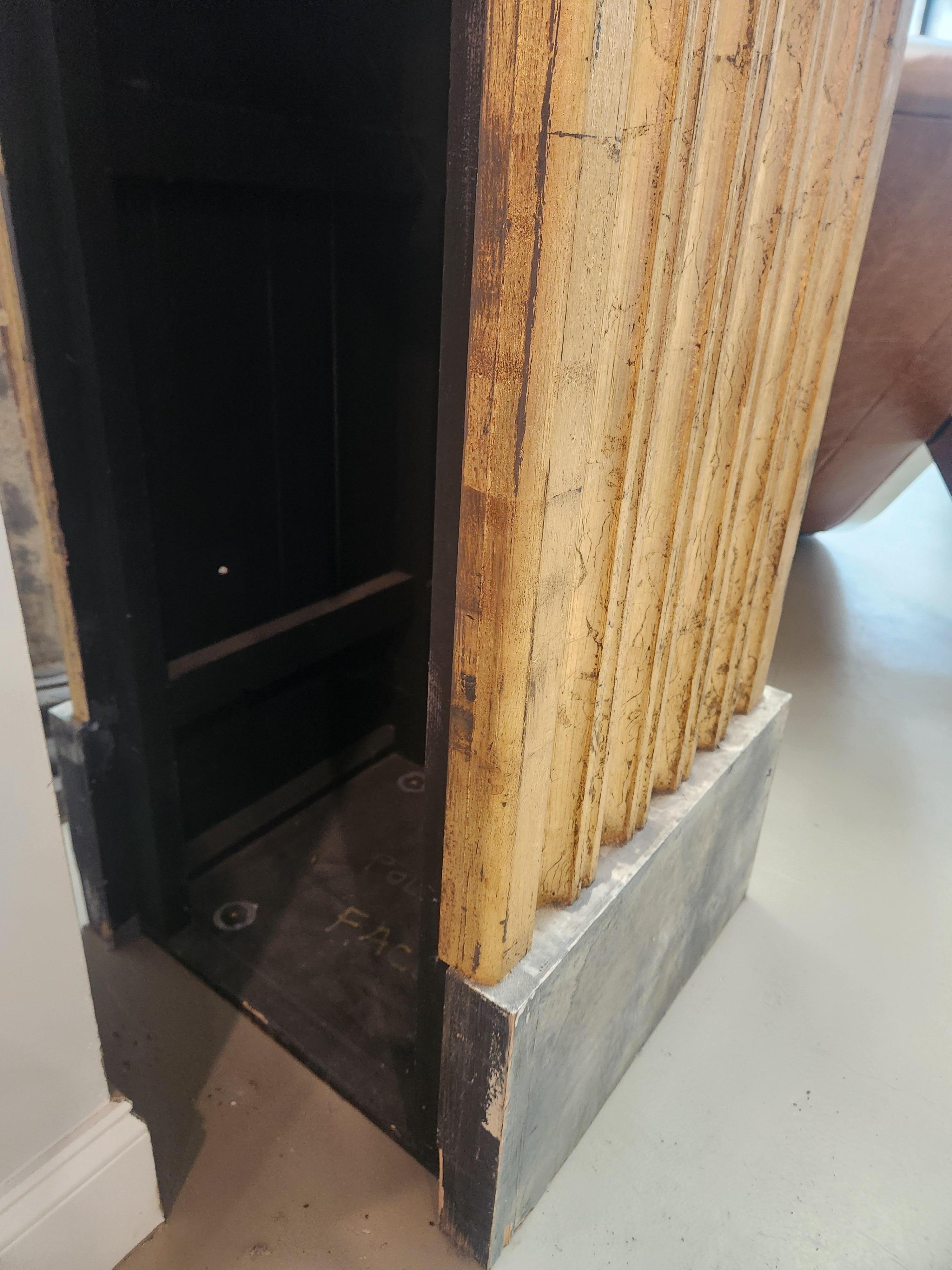 Pair of Monumental Three-Sided Giltwood Fluted Columns with Faux-Marble Bases For Sale 2